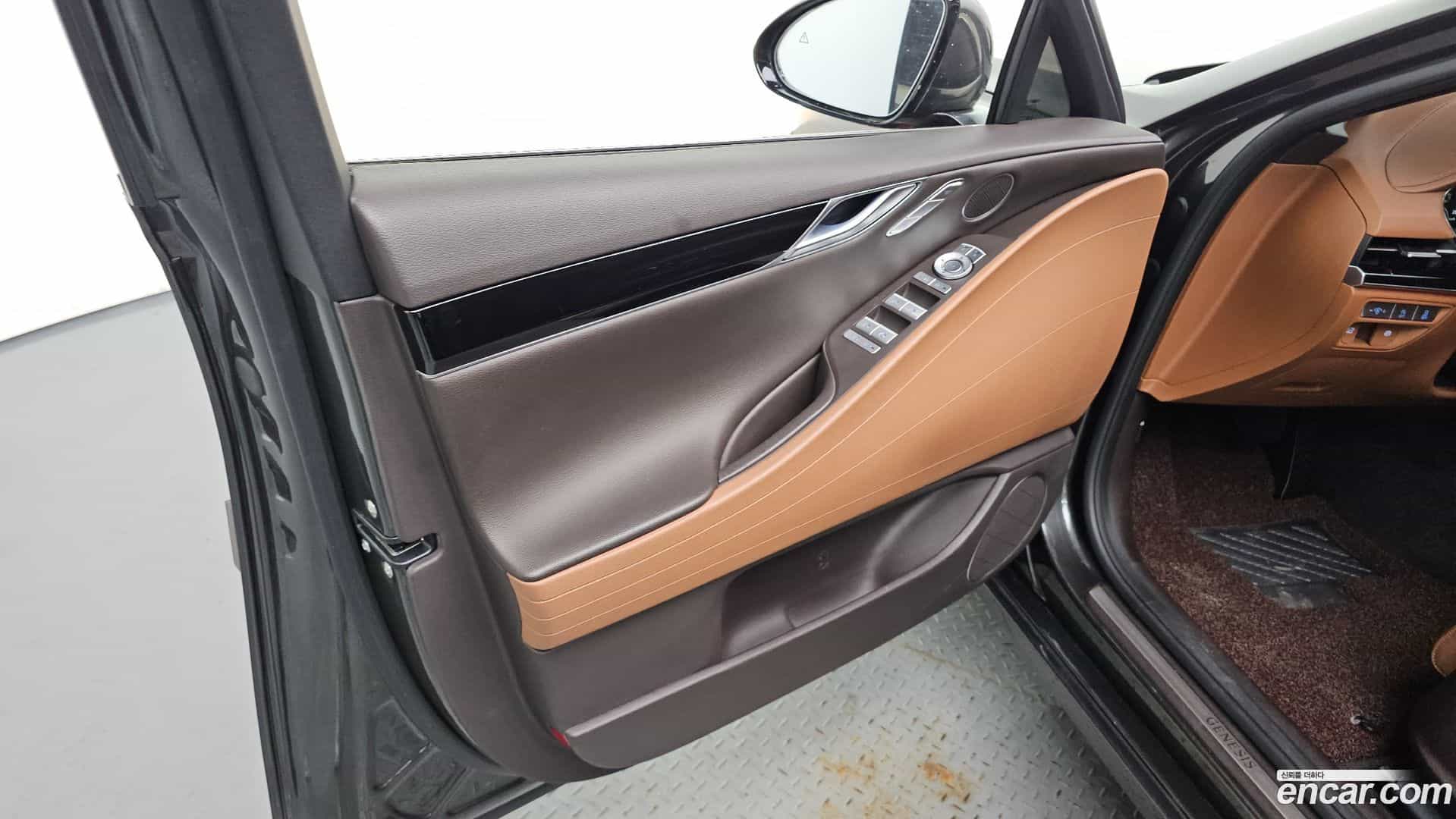 G80 Genesis 2022.1-INNER-034