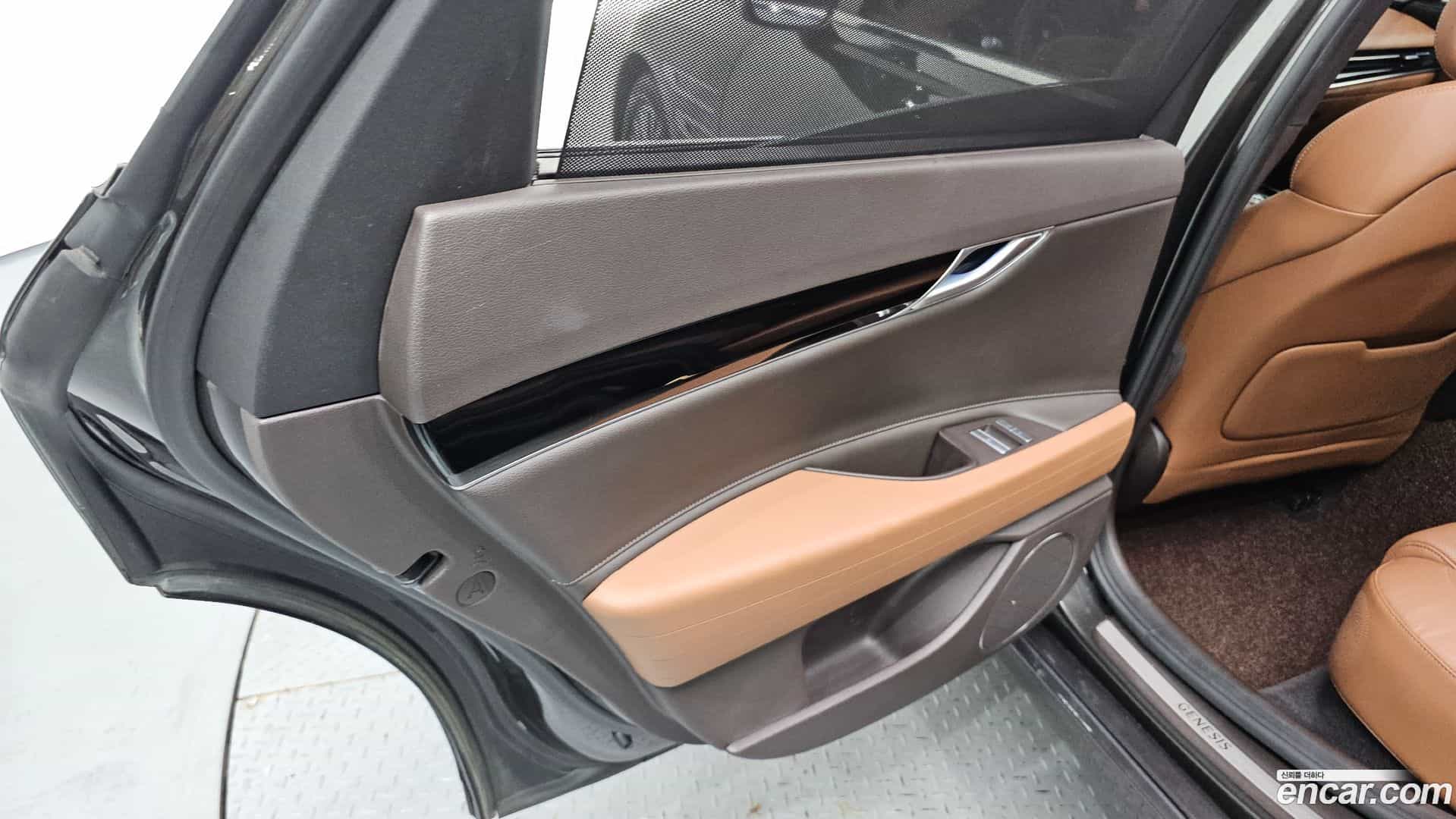G80 Genesis 2022.1-INNER-035