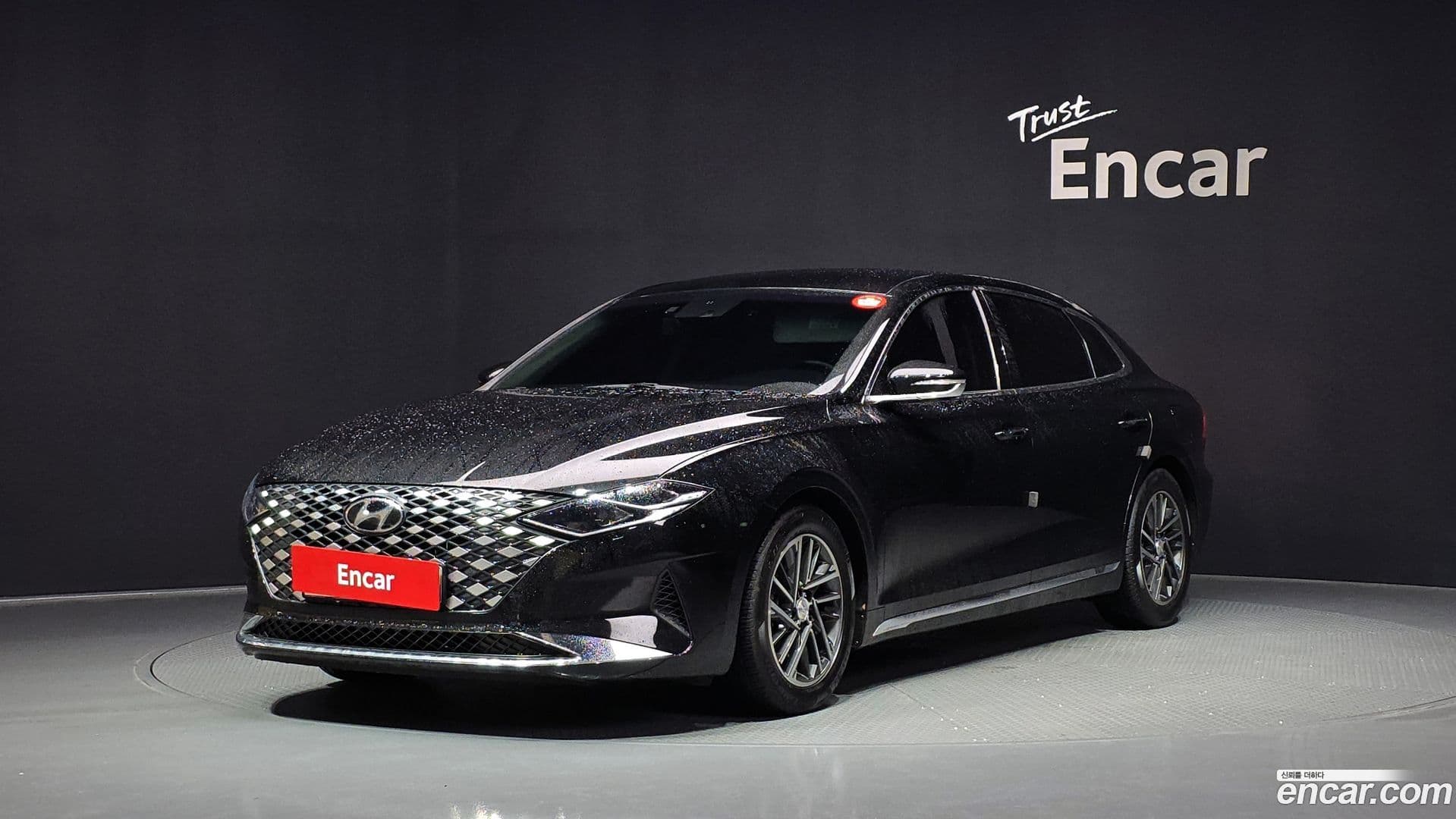 Main__Slider__Photo:Grandeur Hyundai 2020.1-0