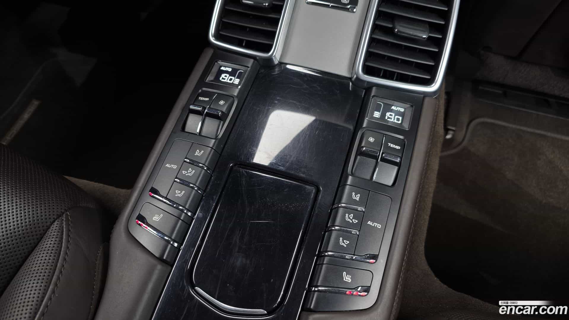 Panamera Porsche 2010.7-OPTION-022
