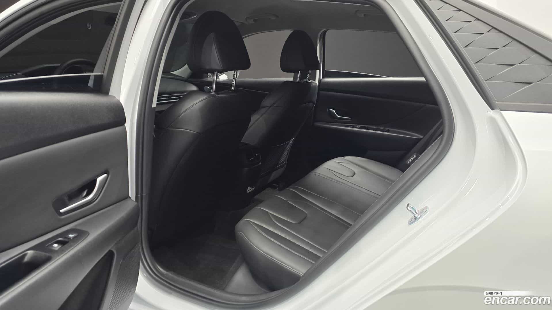 AVANTE Hyundai 2025.11-OPTION-015