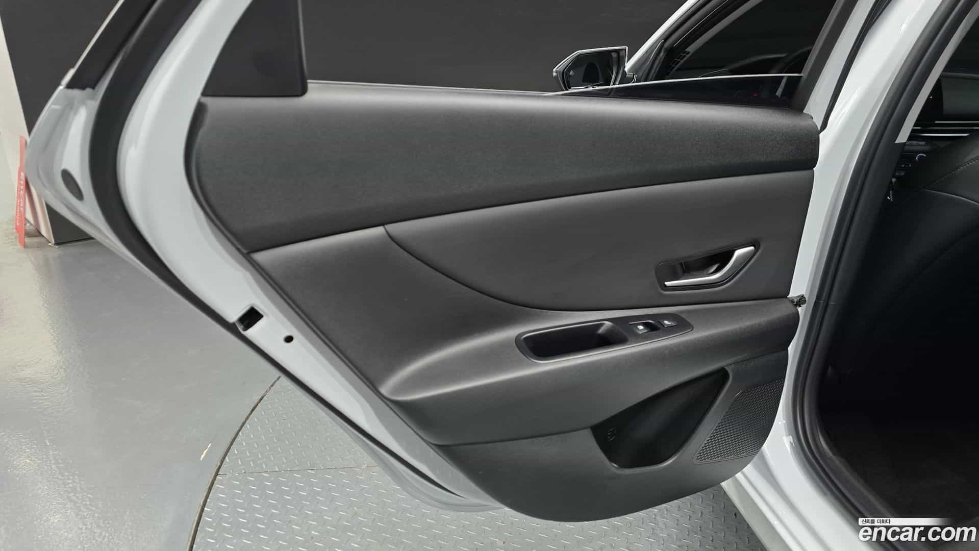 AVANTE Hyundai 2025.11-INNER-035