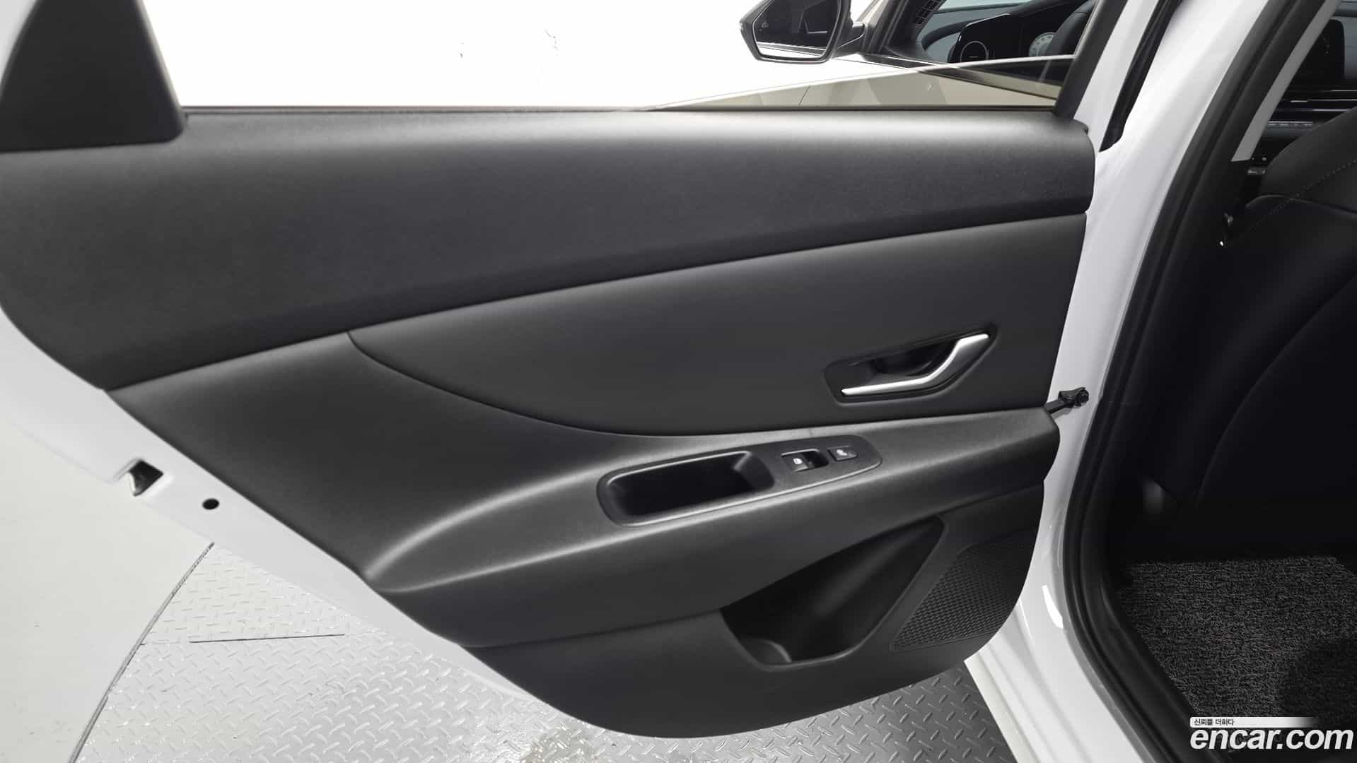 AVANTE Hyundai 2023.2-INNER-035