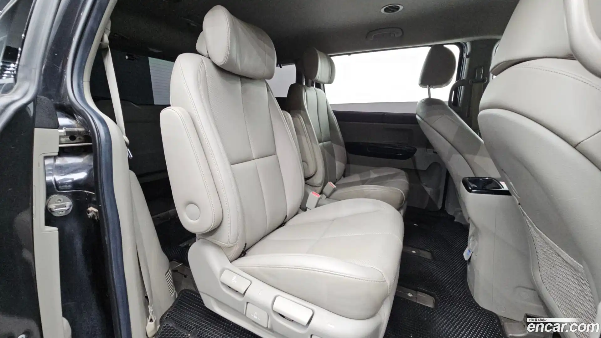 Canival Kia 2019.6-OPTION-015