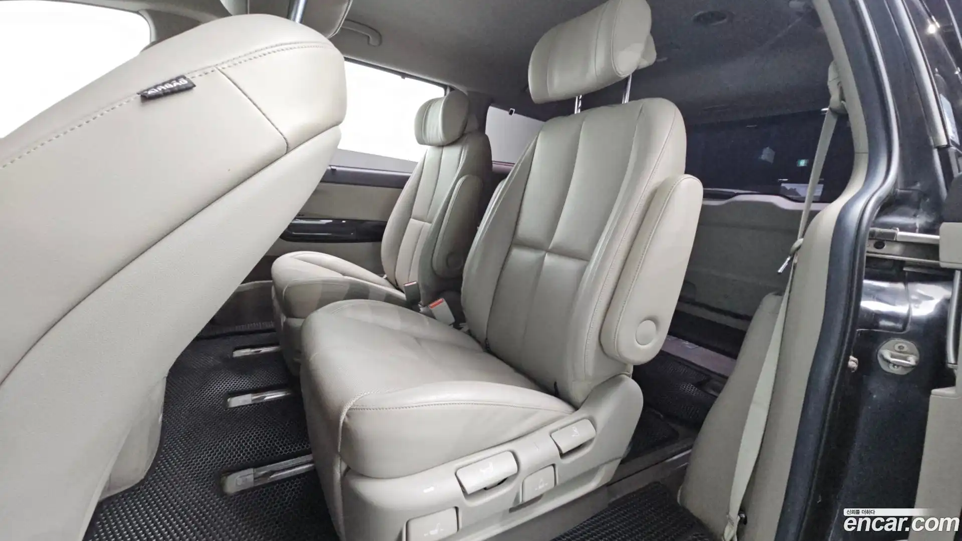 Canival Kia 2019.6-OPTION-016
