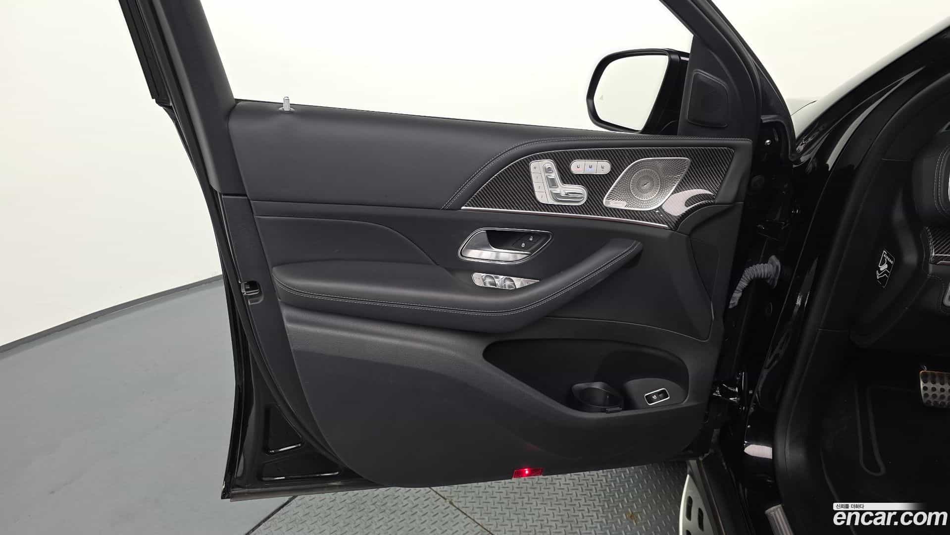GLE-Class Mercedes-Benz 2021.7-INNER-034