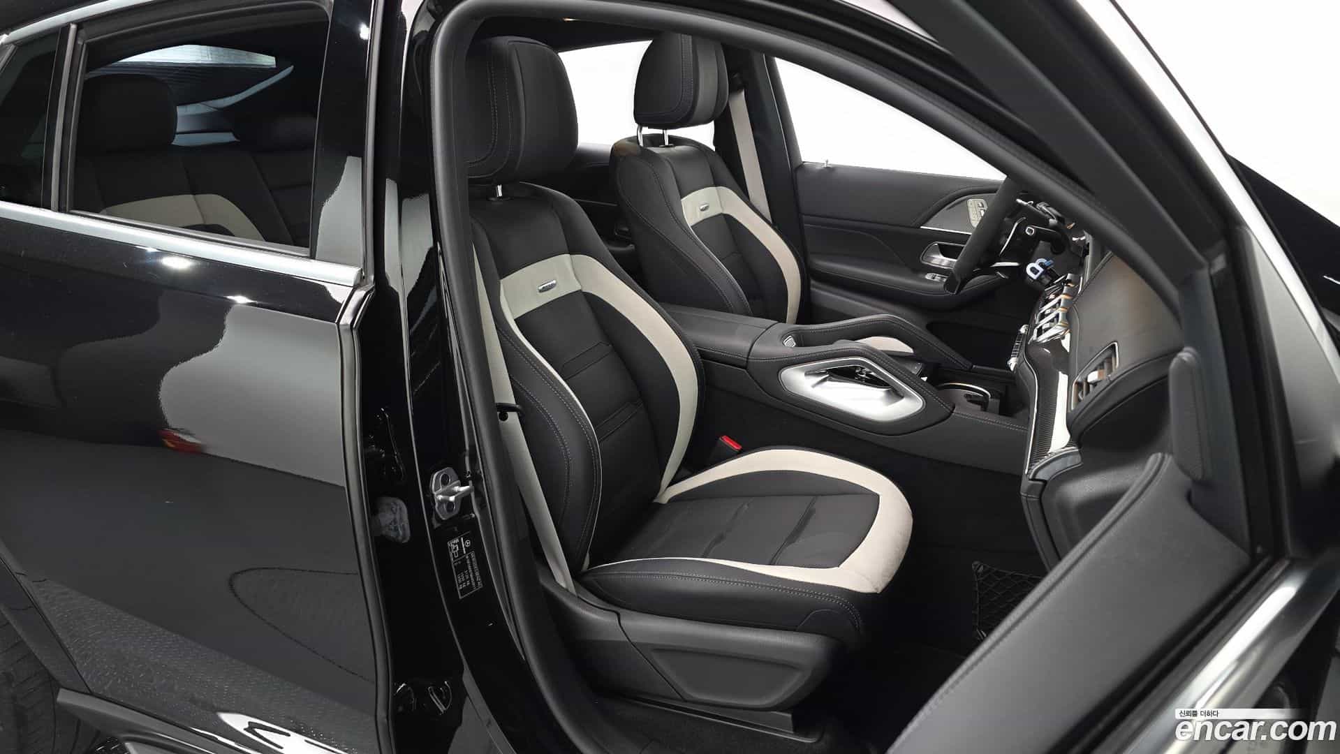 GLE-Class Mercedes-Benz 2021.7-INNER-036