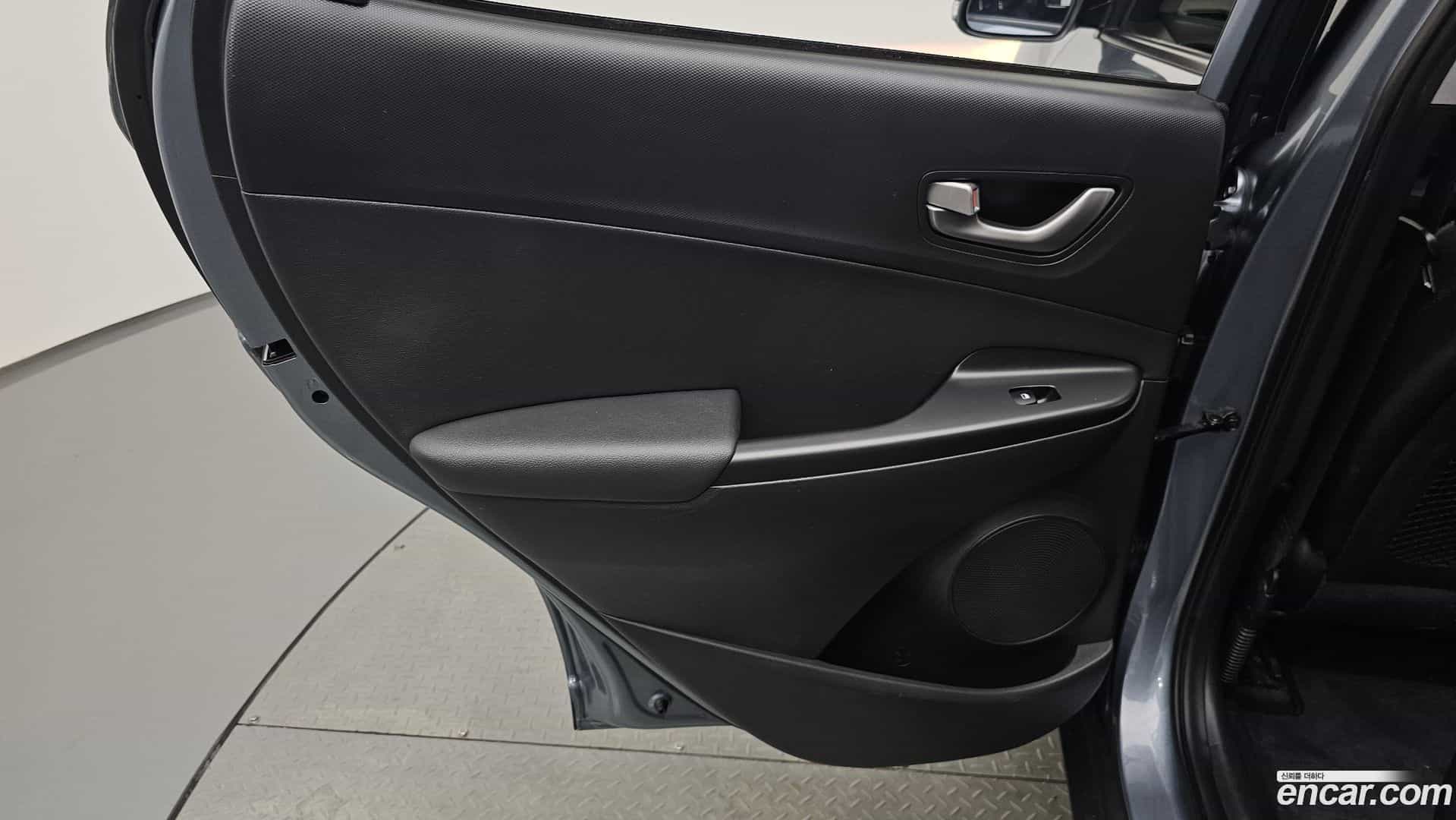 Kona Hyundai 2017.10-INNER-035