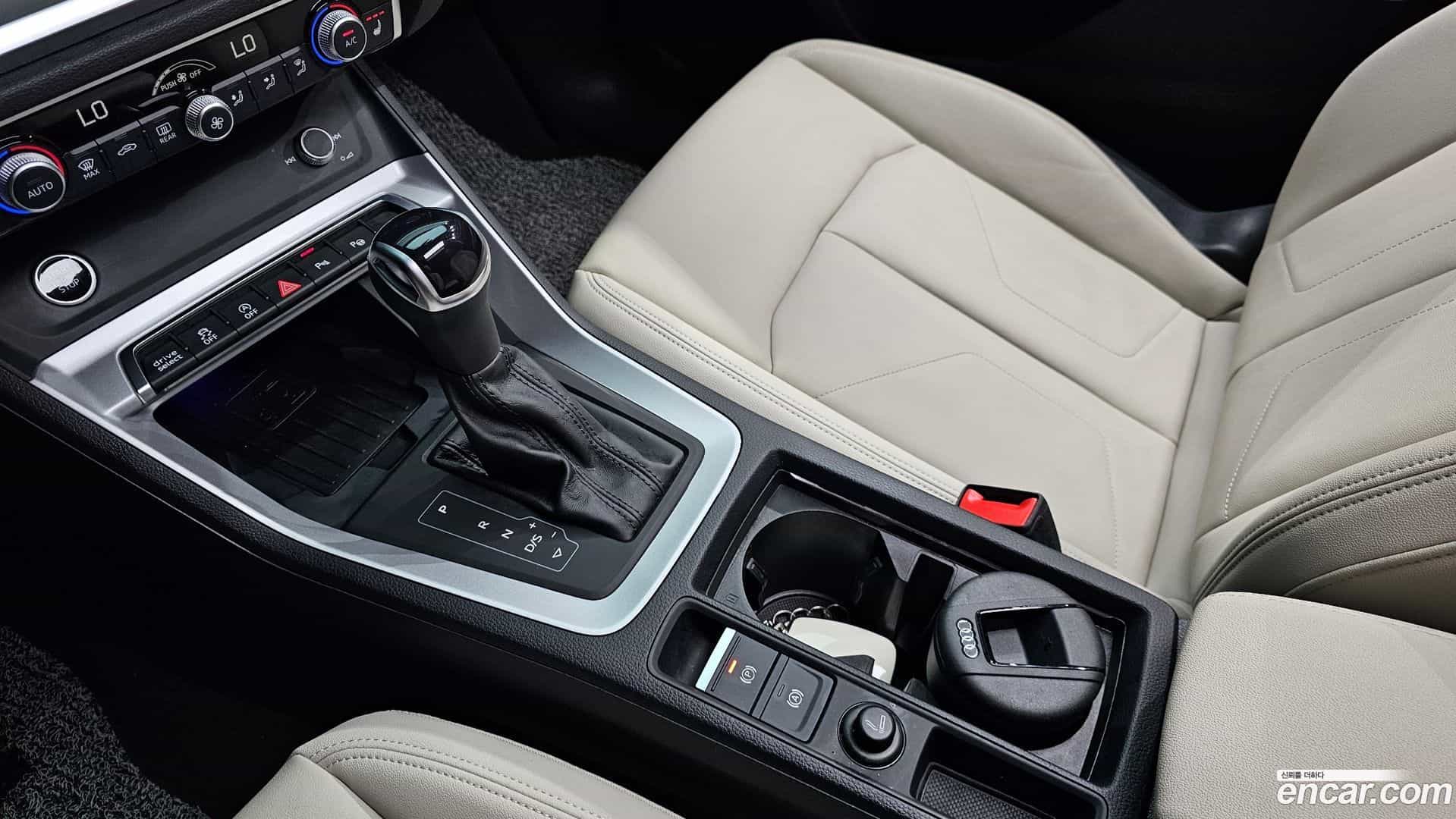 Q3 Audi 2023.11-INNER-009