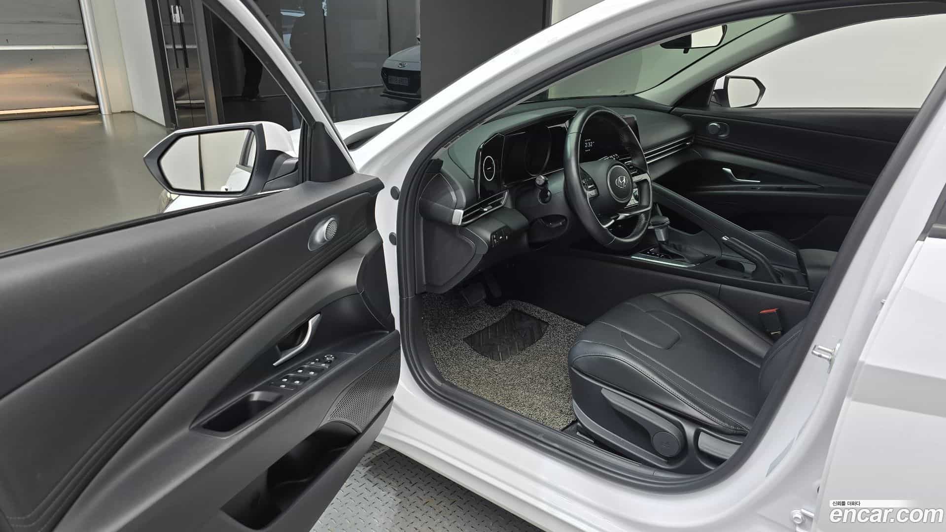 AVANTE Hyundai 2021.5-INNER-010