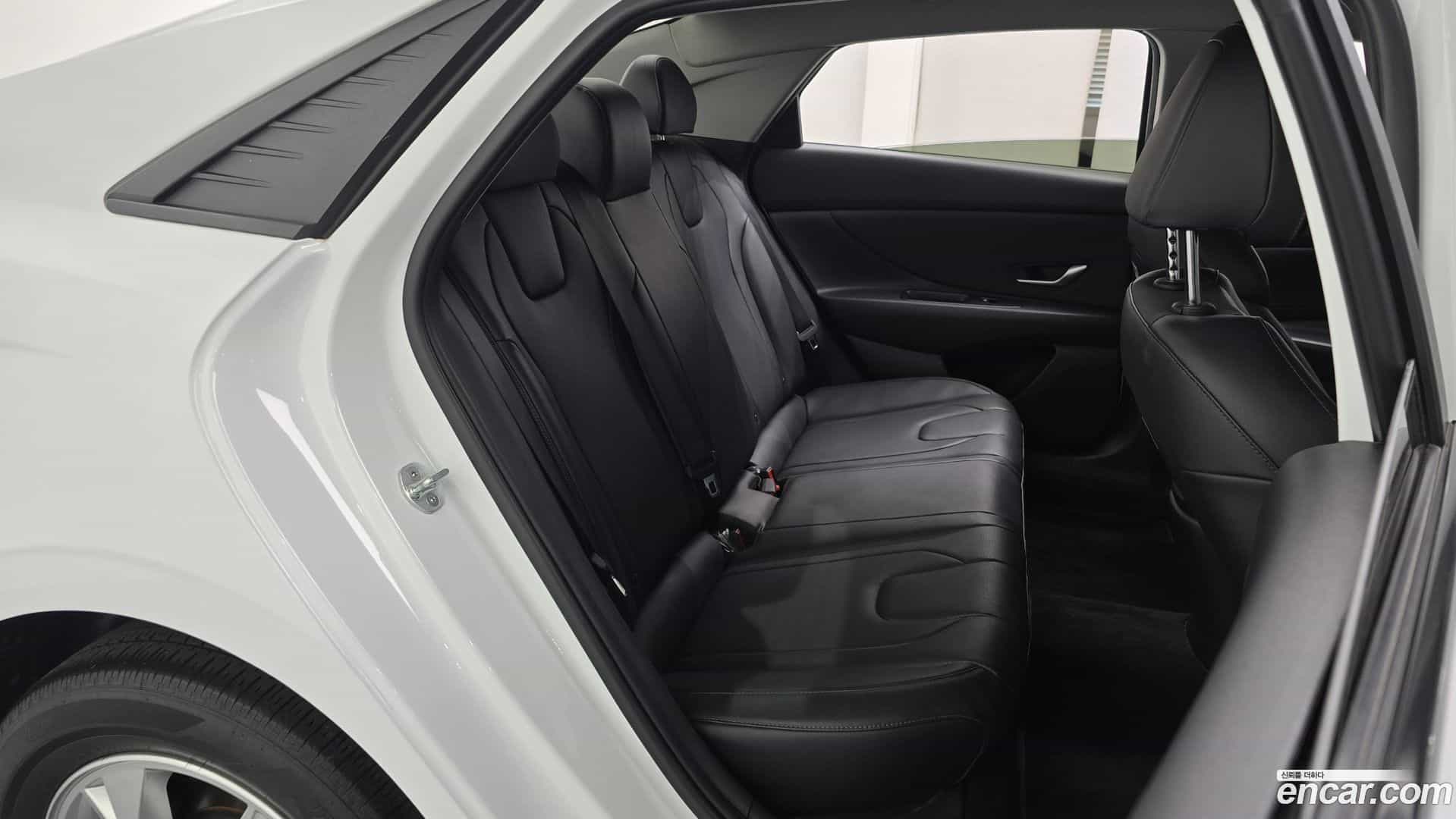 AVANTE Hyundai 2021.5-OPTION-016
