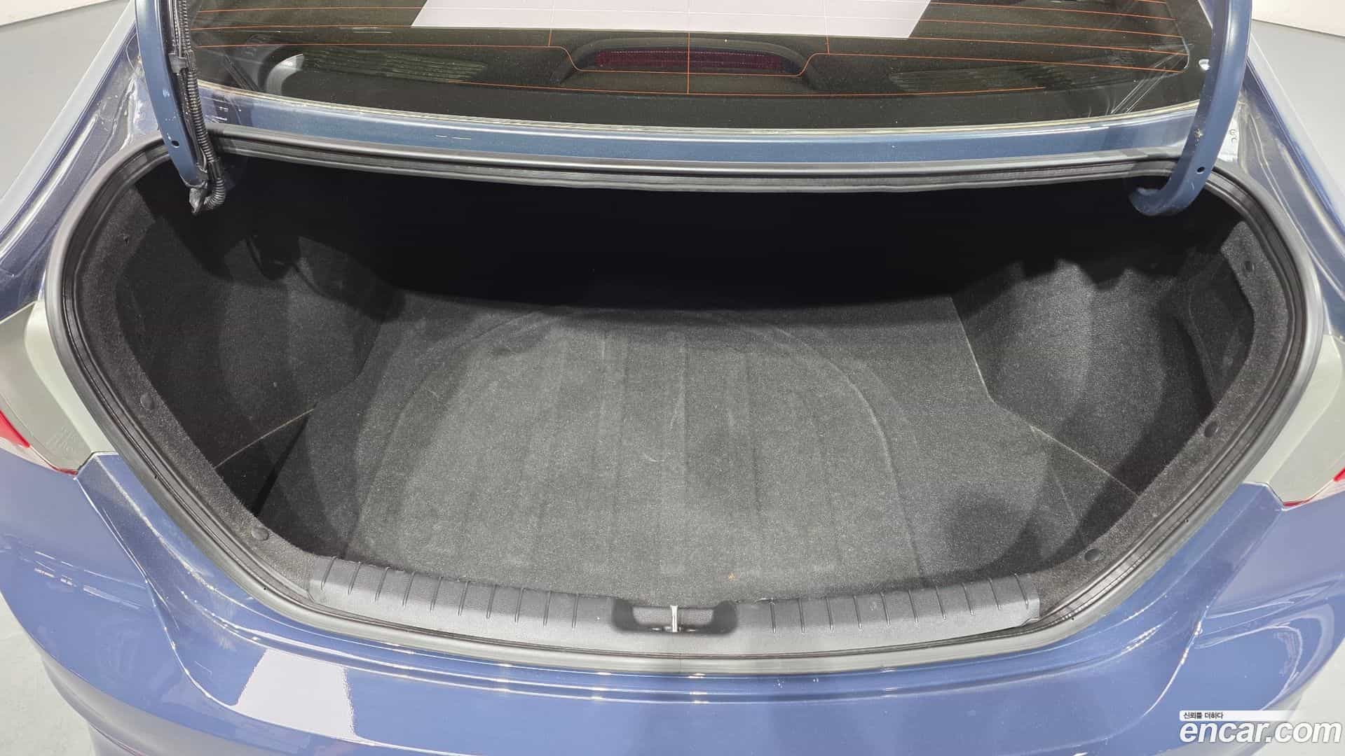 AVANTE Hyundai 2016.2-OPTION-024