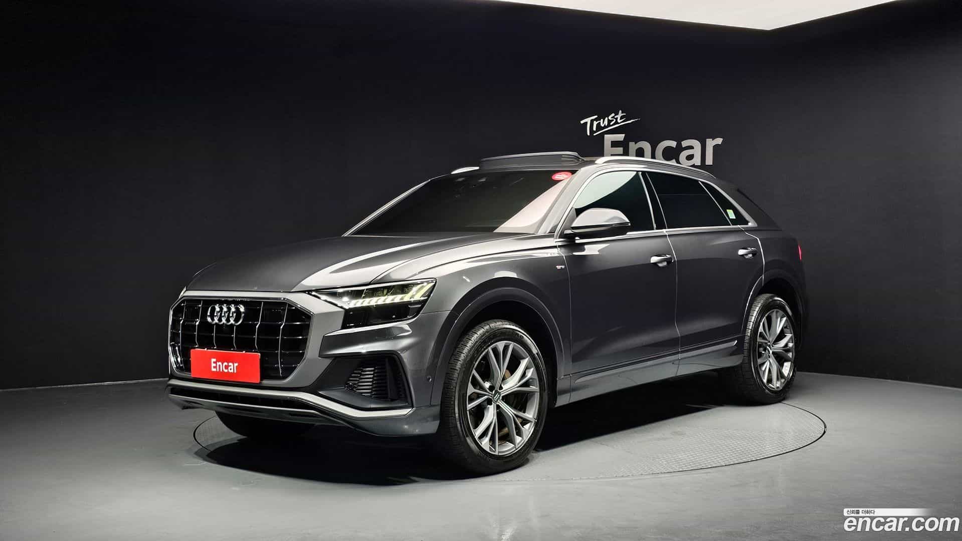 Q8 Audi 2020.3-OUTER-001