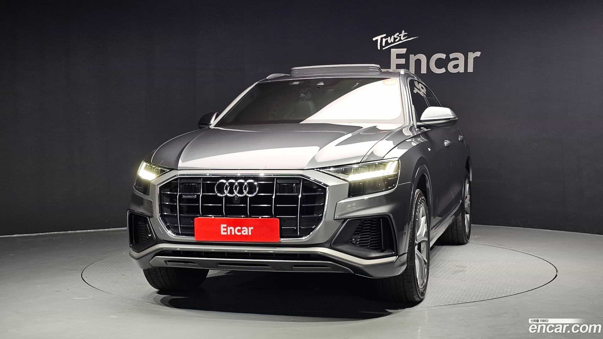 Q8 Audi 2020.3-OUTER-003