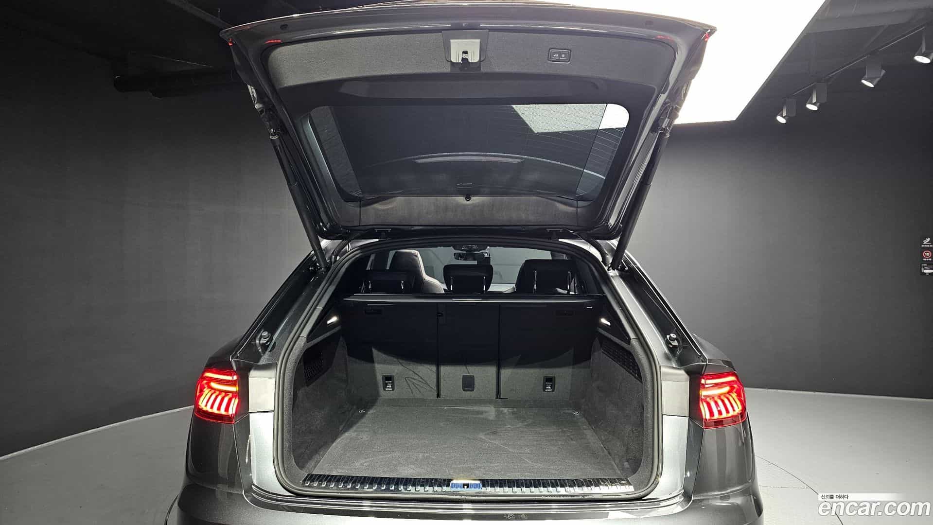 Q8 Audi 2020.3-OPTION-024
