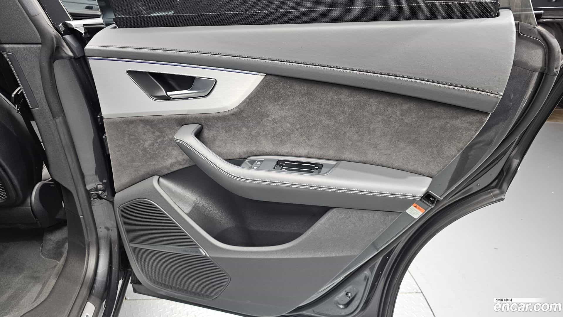 Q8 Audi 2020.3-INNER-035