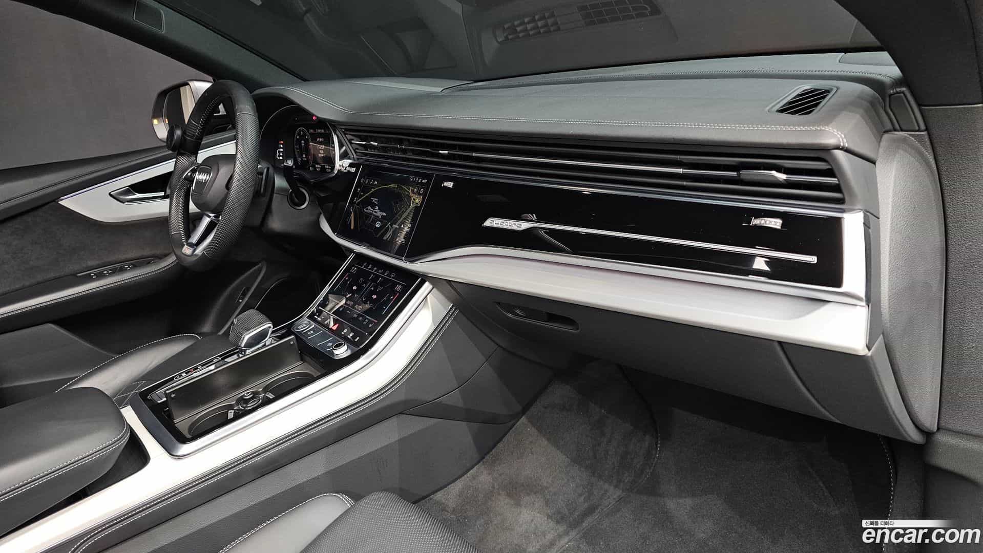 Q8 Audi 2020.3-OPTION-043