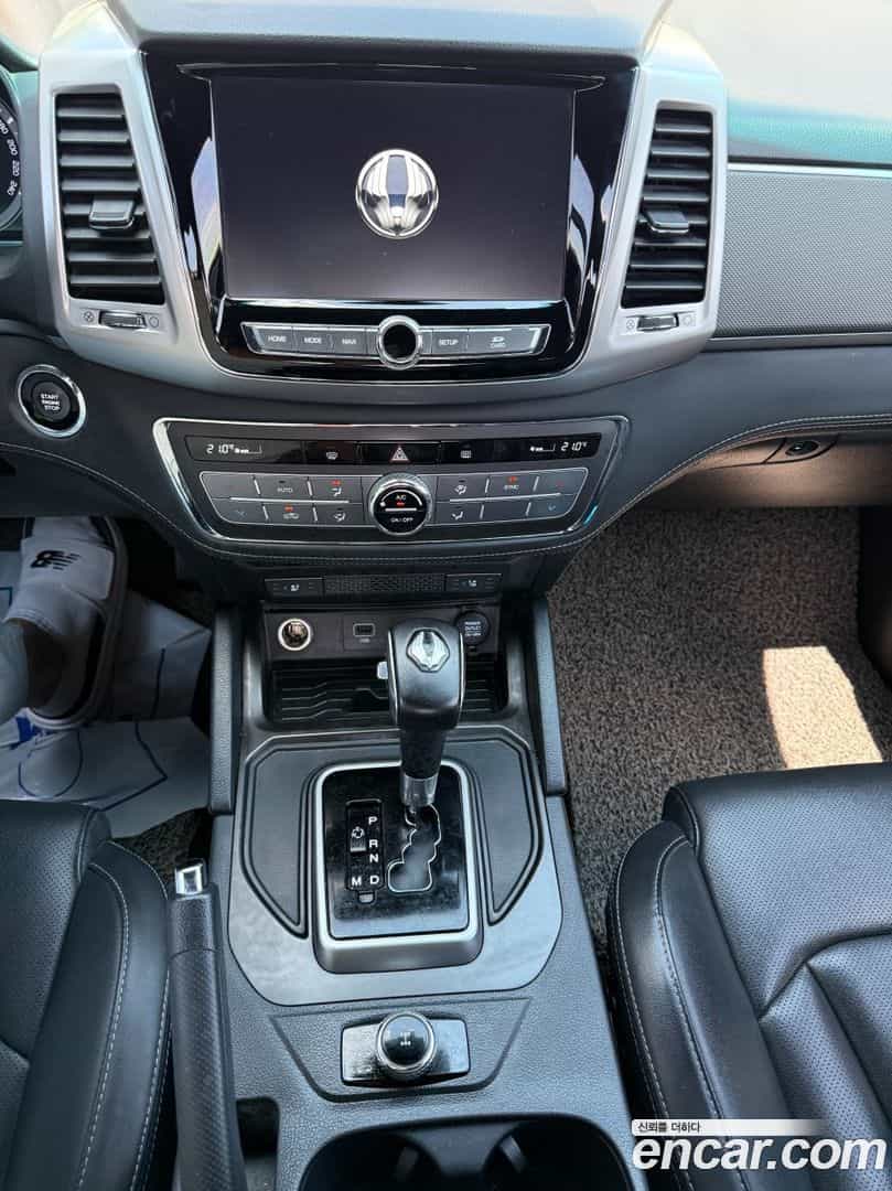 Rexton KG Mobility 2019.4-INNER-009