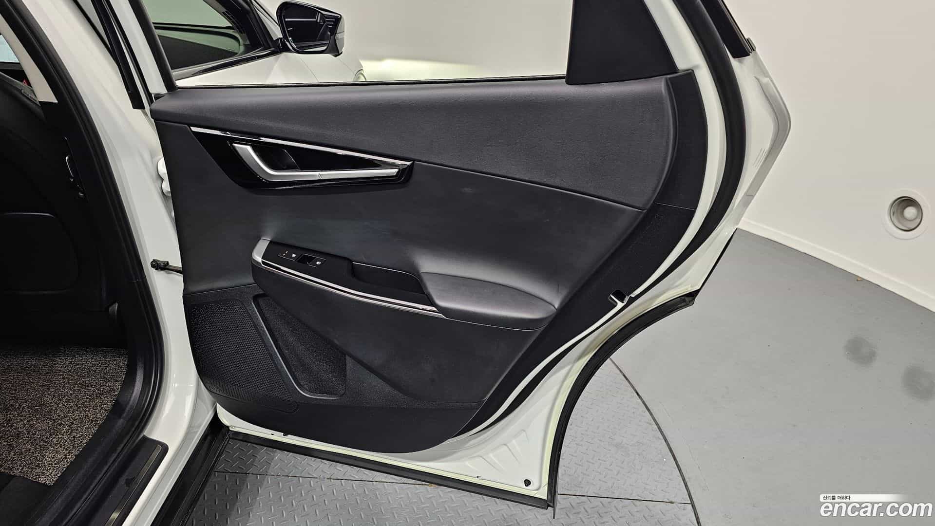 EV6 Kia 2021.11-INNER-035