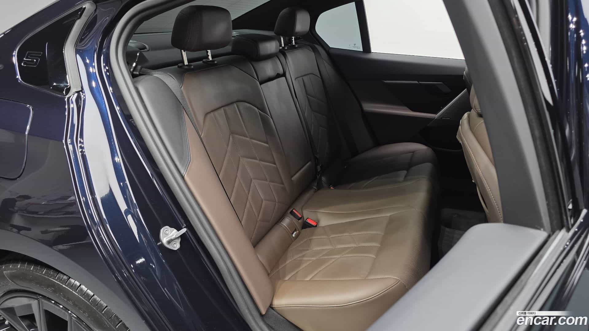 5-Series BMW 2023.9-OPTION-015
