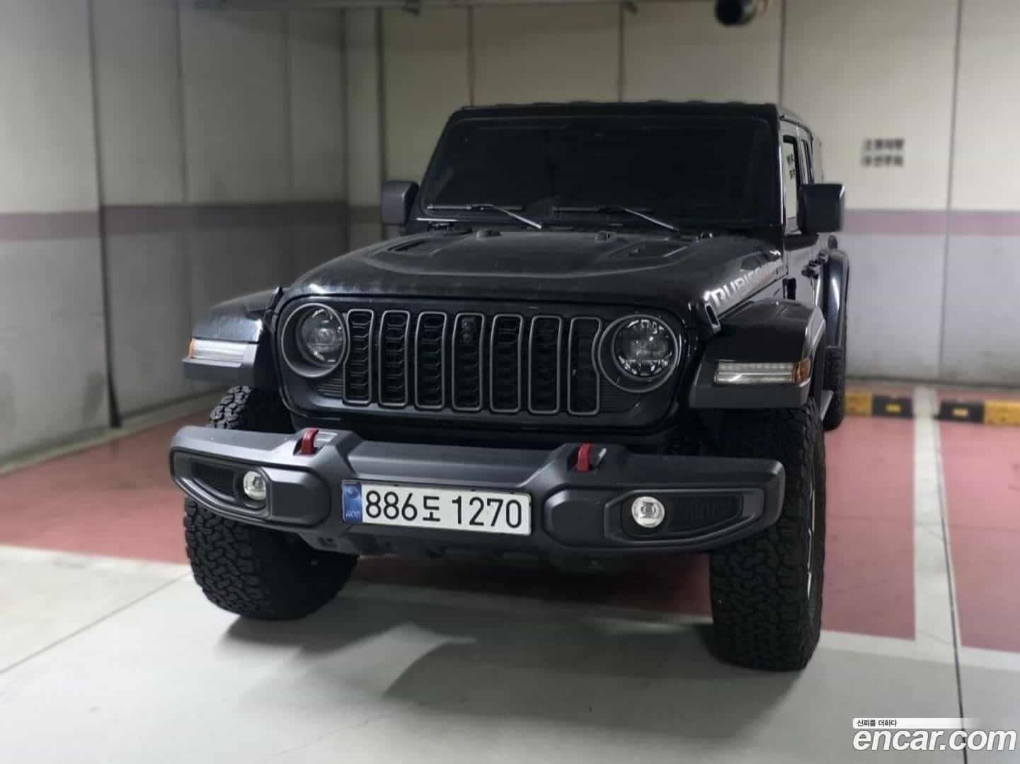Gladiator Jeep 2025.11-OUTER-002