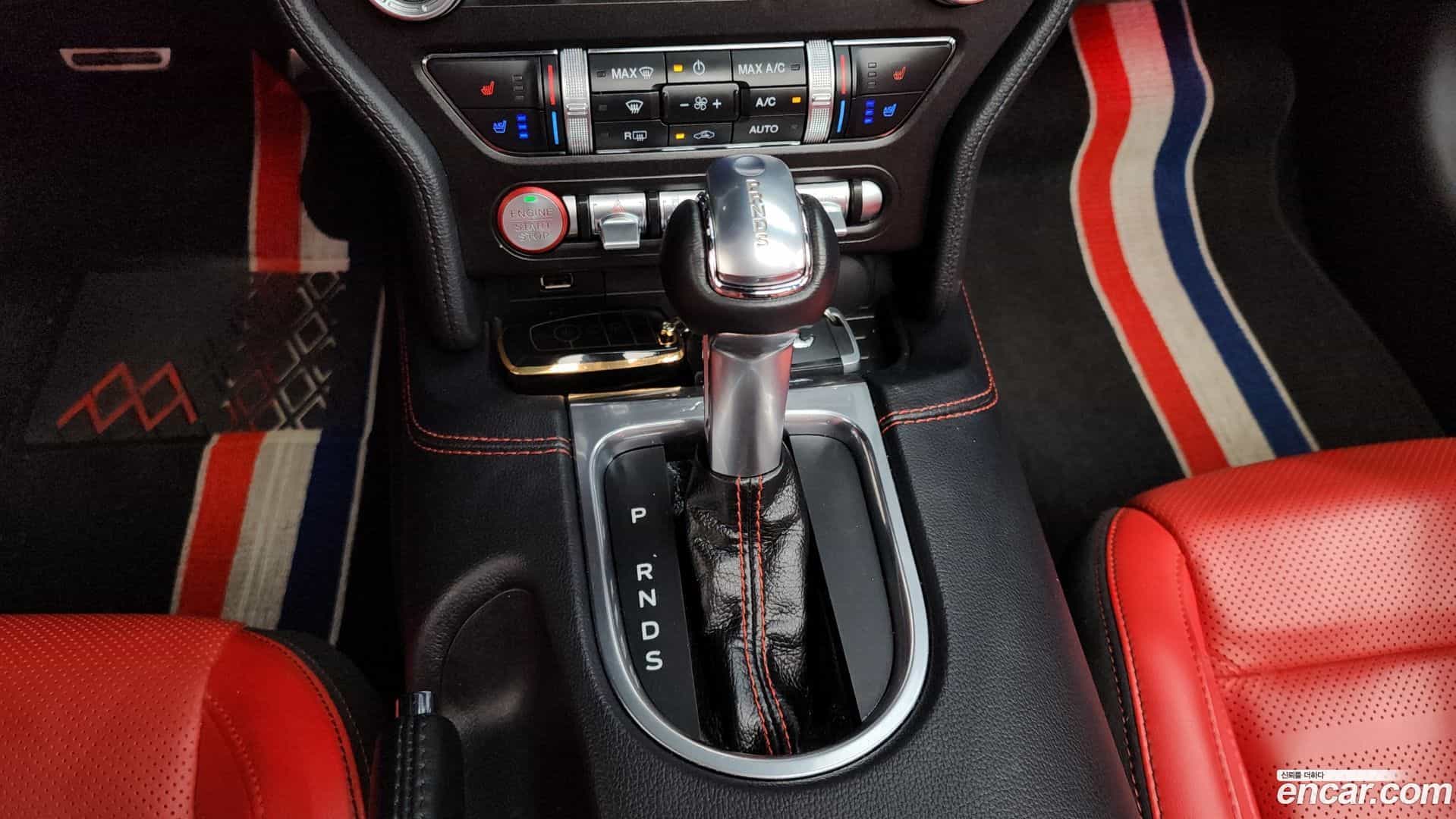 Mustang Ford 2021.3-INNER-009