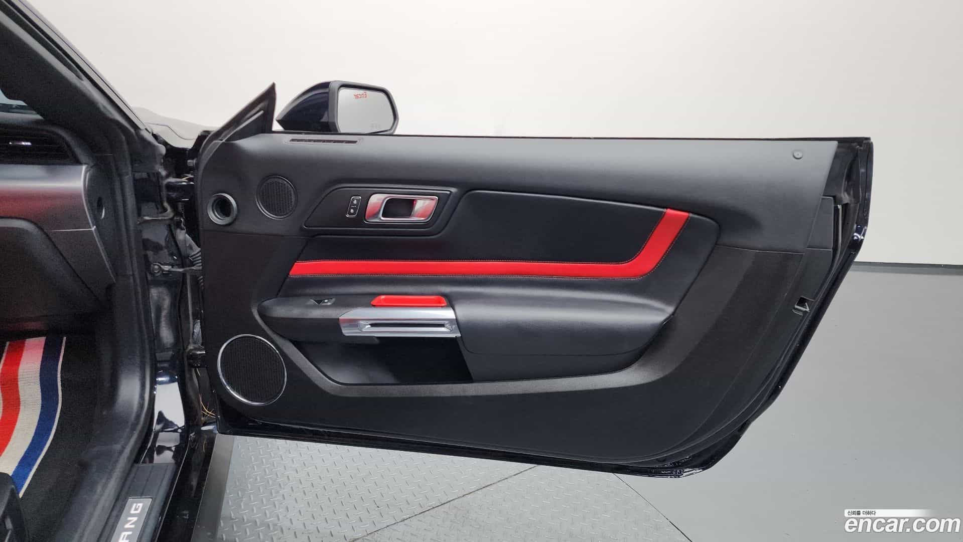 Mustang Ford 2021.3-INNER-034