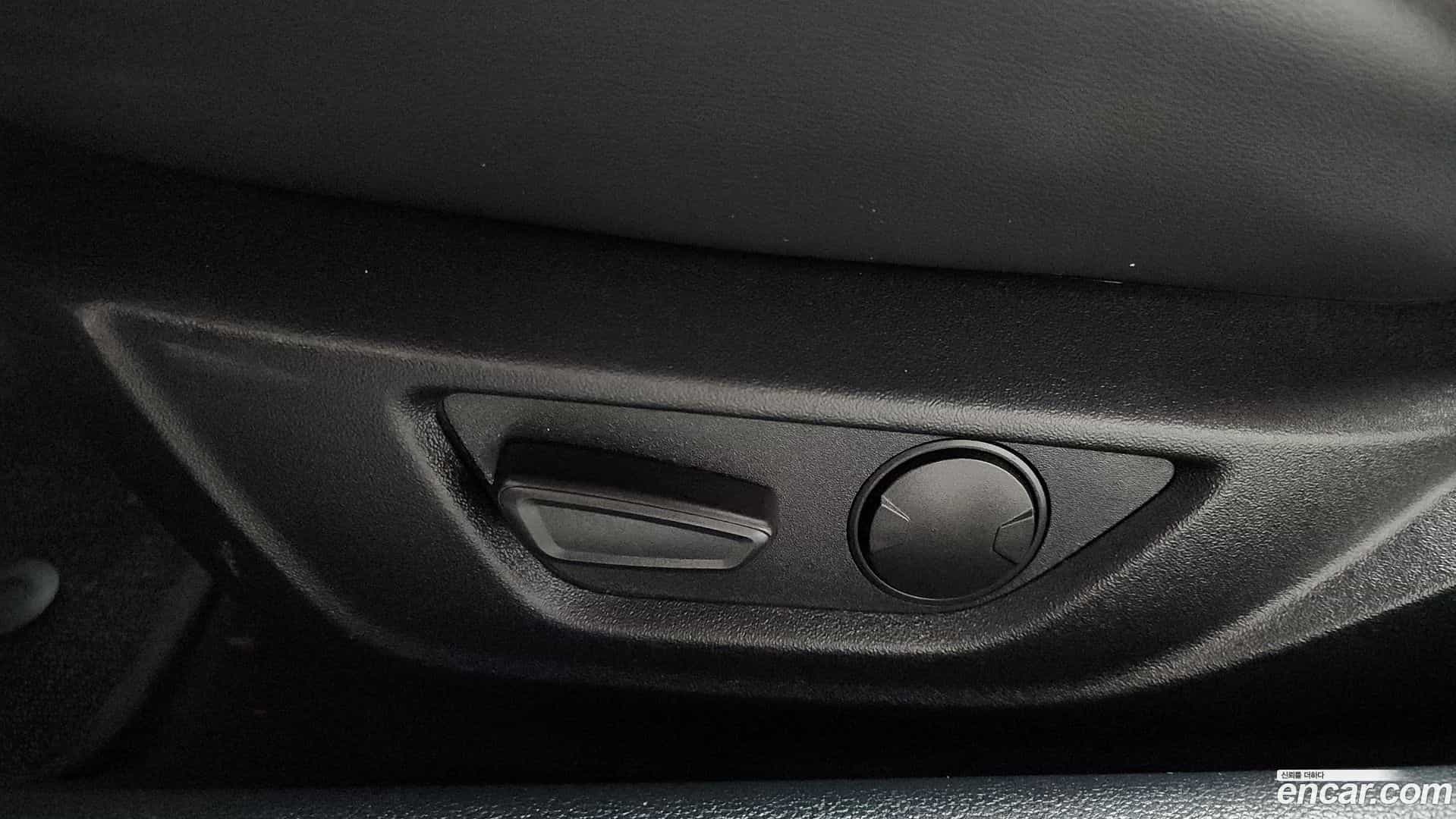 Mustang Ford 2021.3-OPTION-044