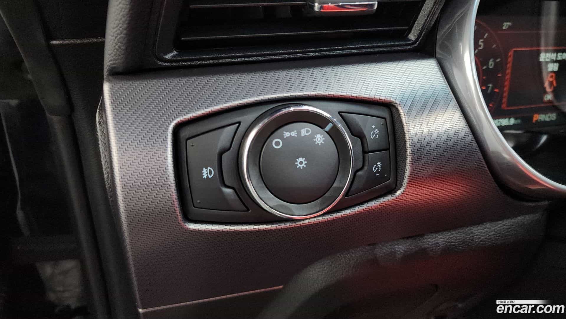Mustang Ford 2021.3-OPTION-046