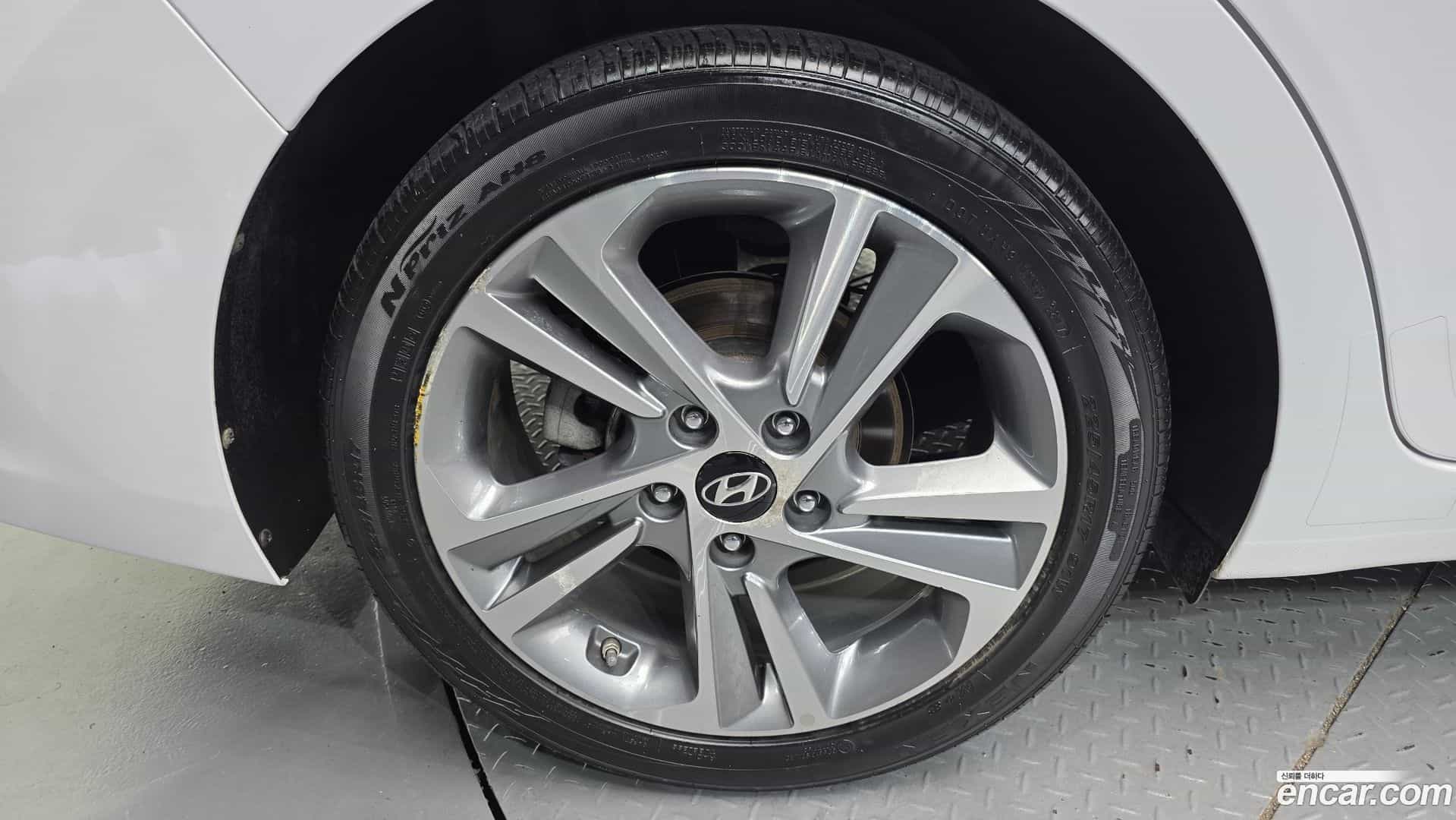 AVANTE Hyundai 2017.11-OUTER-005