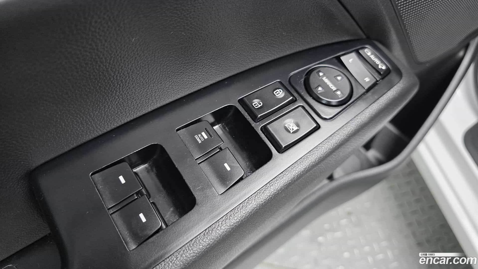 AVANTE Hyundai 2017.11-OPTION-017