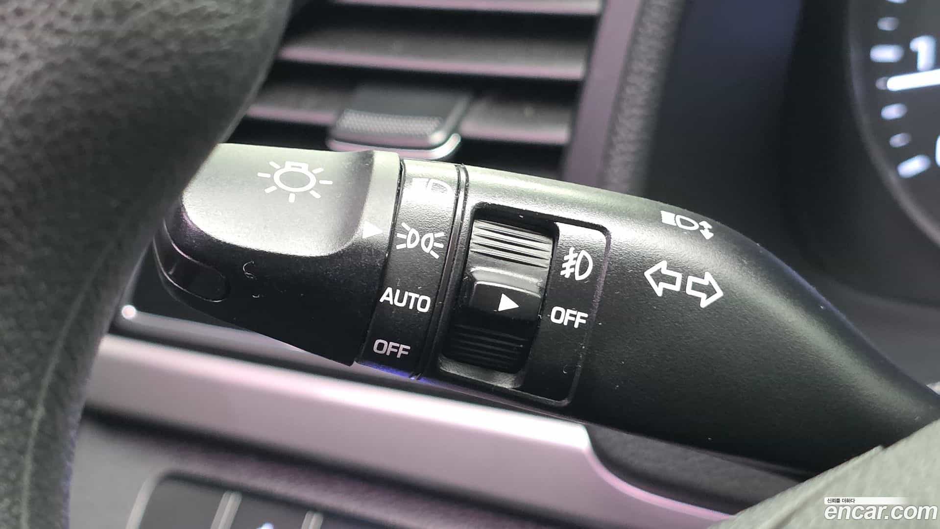 AVANTE Hyundai 2017.11-OPTION-019