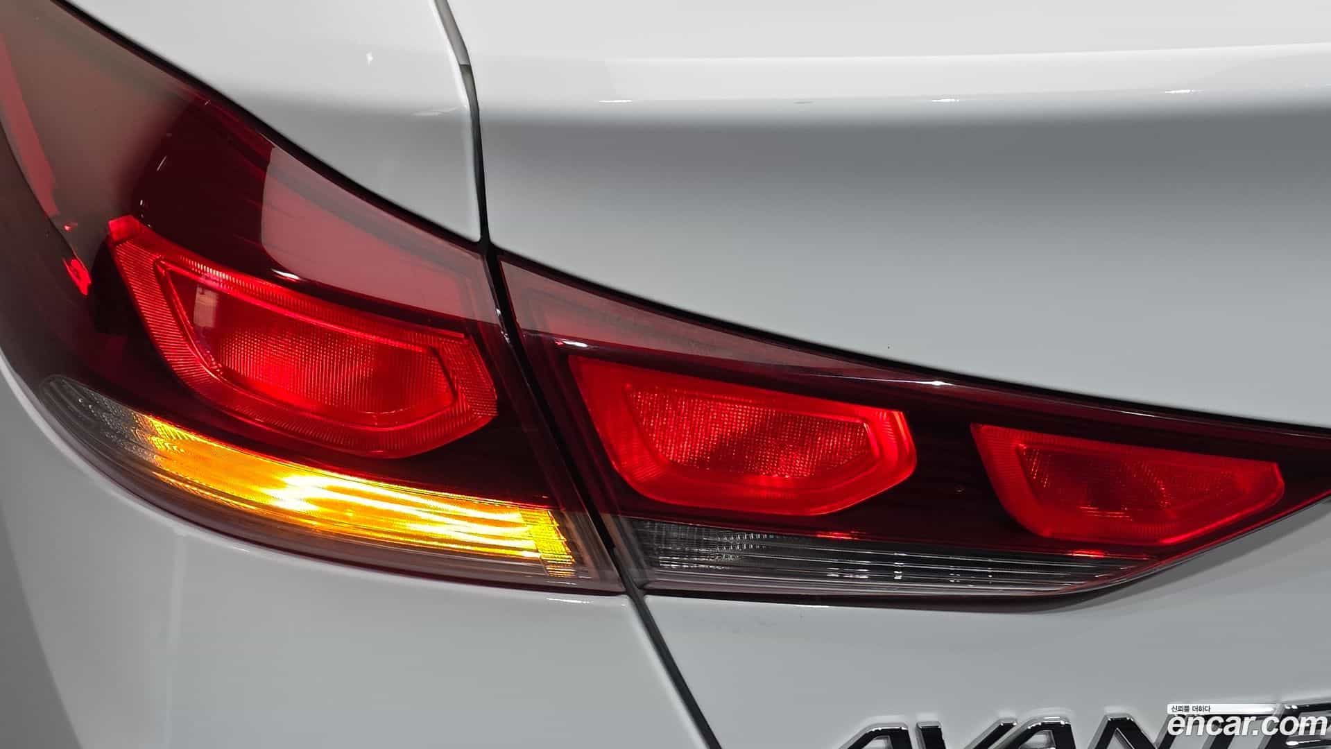 AVANTE Hyundai 2017.11-OUTER-033
