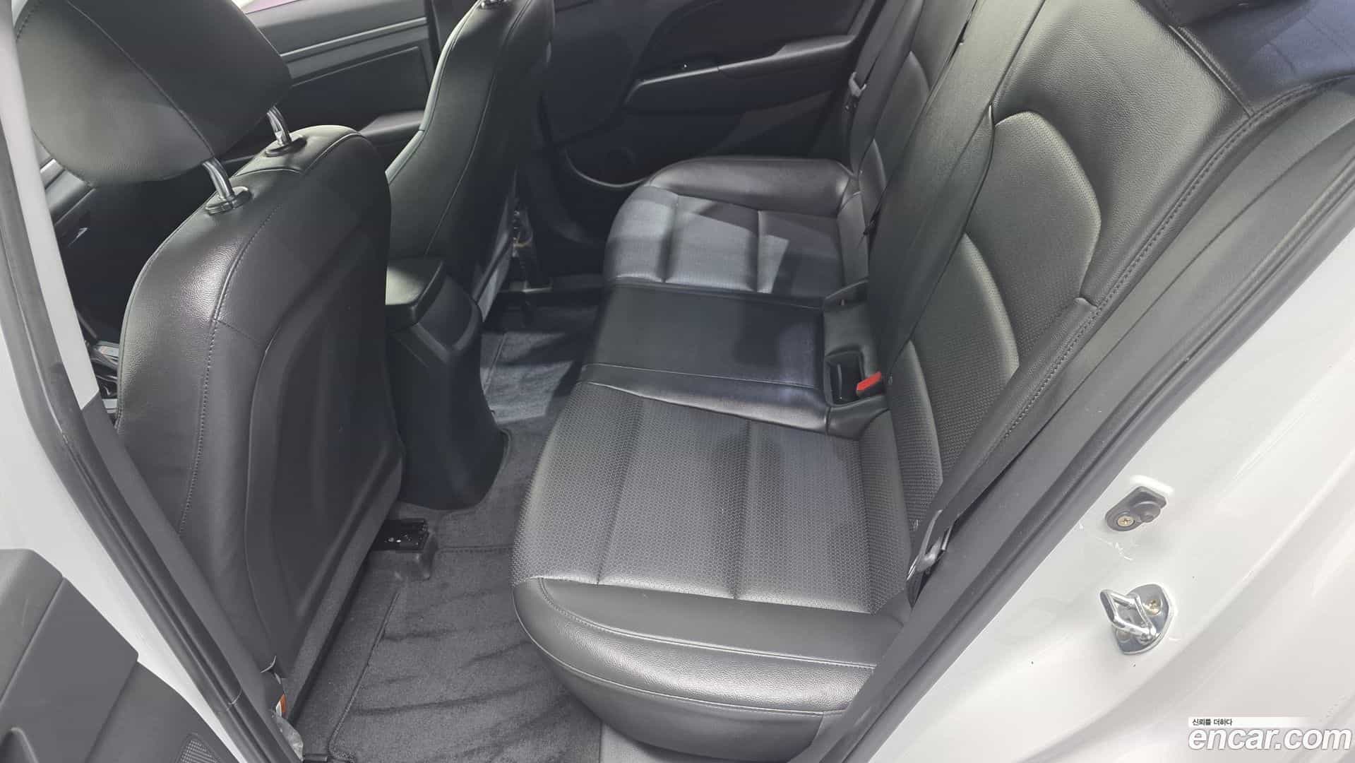 AVANTE Hyundai 2017.11-OPTION-040