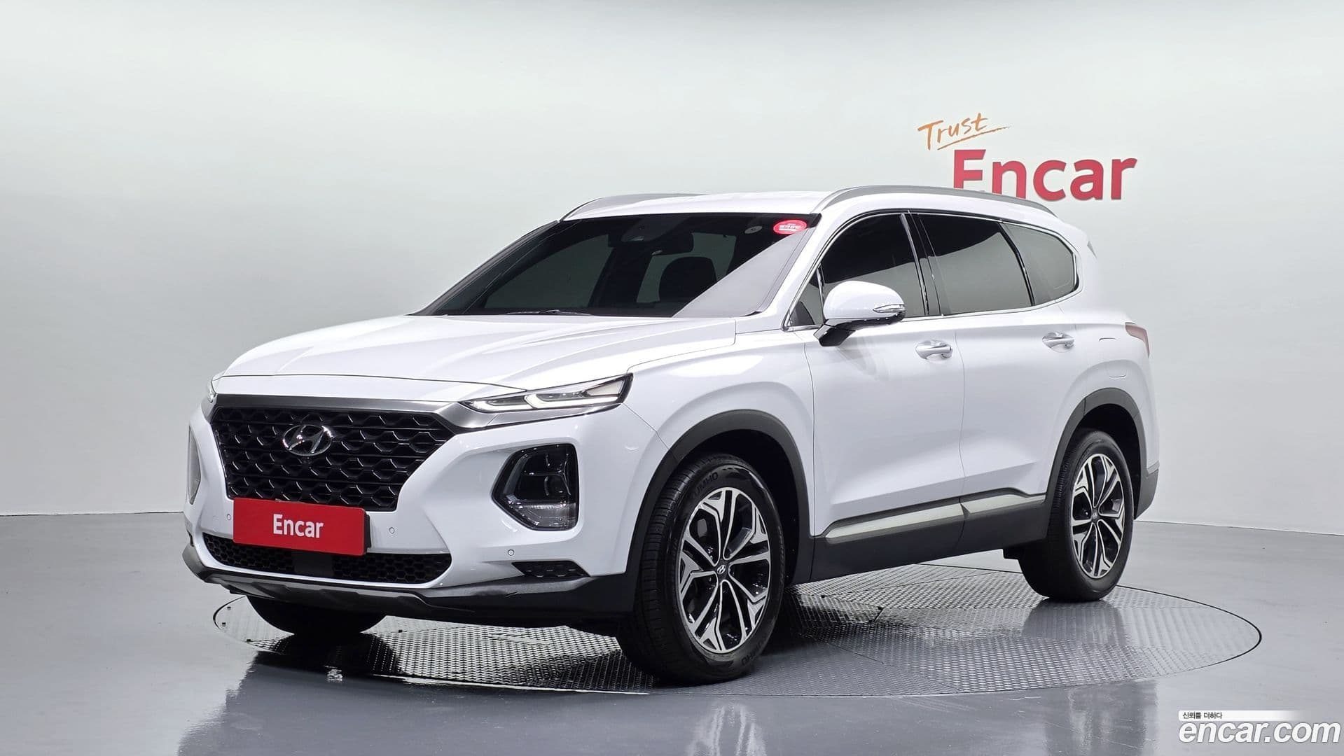 Main__Slider__Photo:Santafe Hyundai 2018.4-0