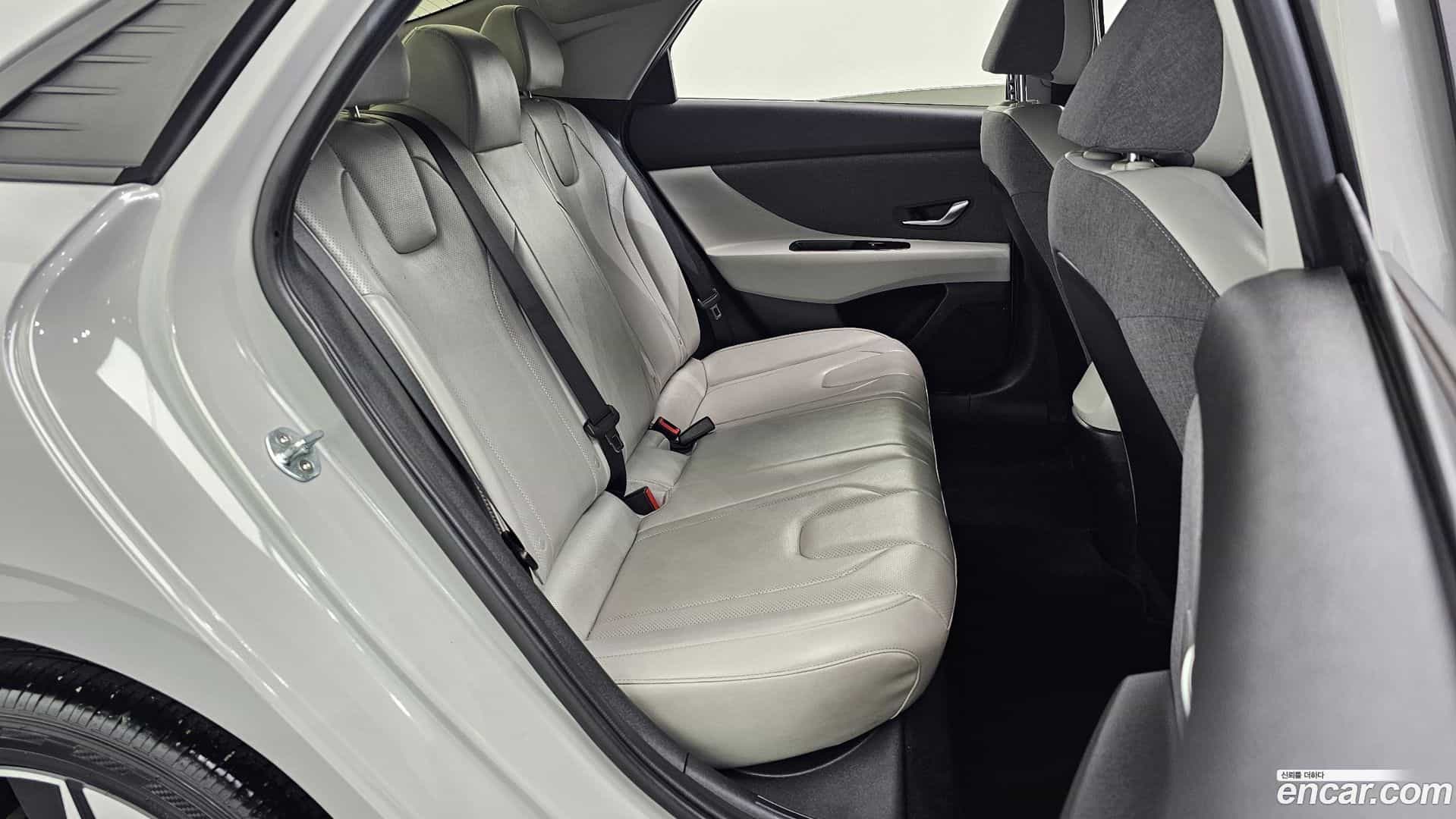 AVANTE Hyundai 2020.8-OPTION-015