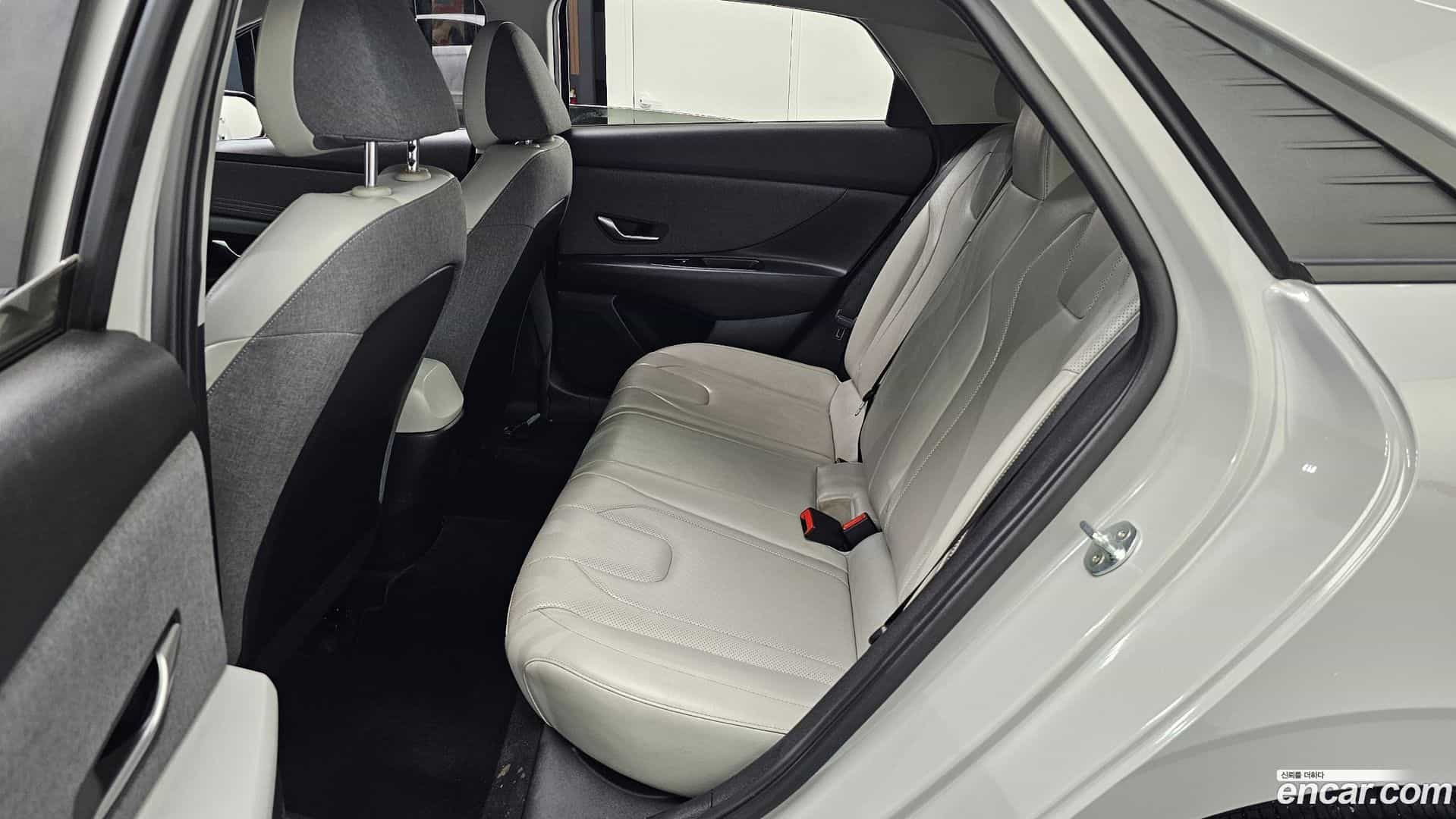 AVANTE Hyundai 2020.8-OPTION-016