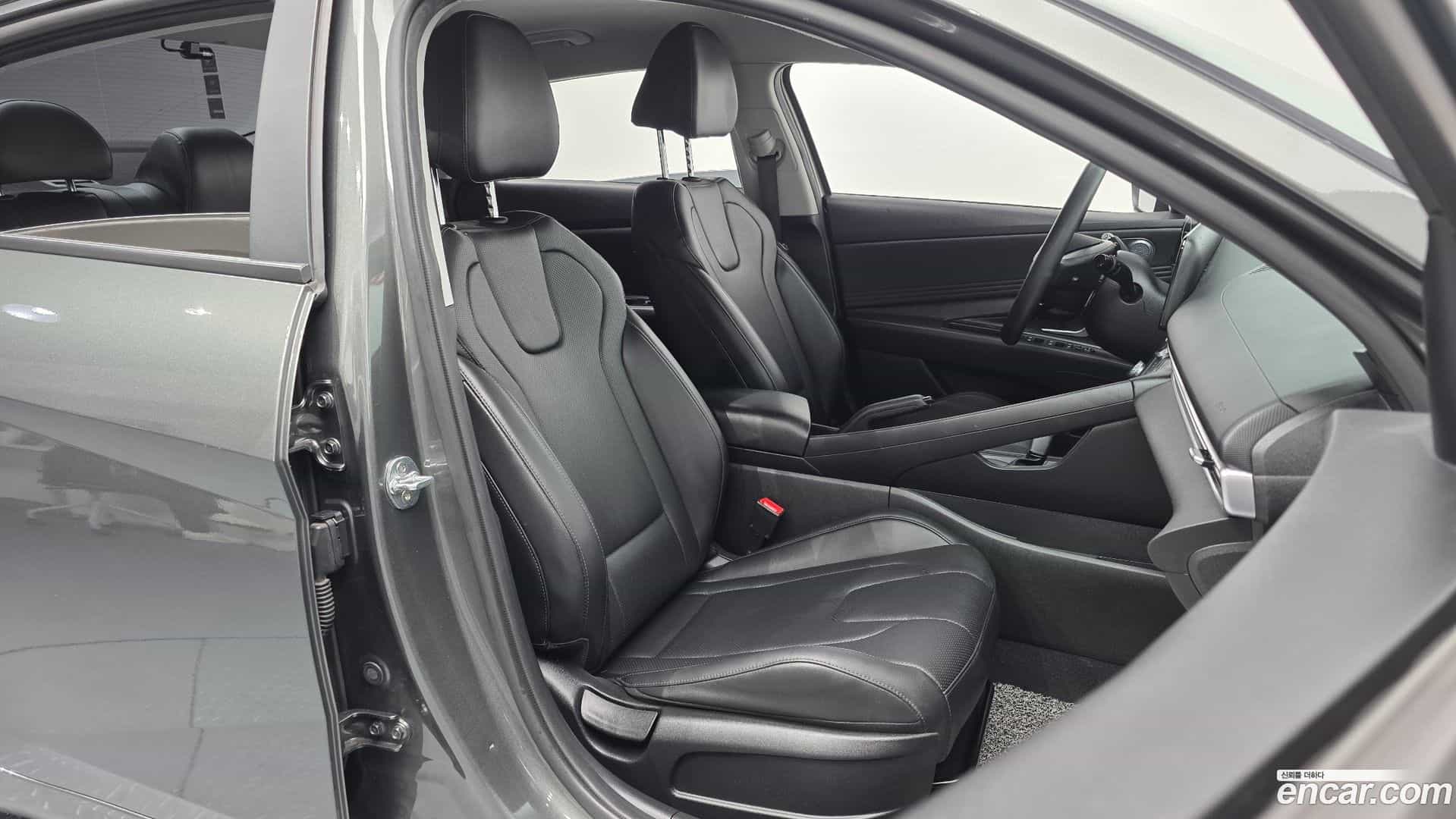 AVANTE Hyundai 2020.6-OPTION-016