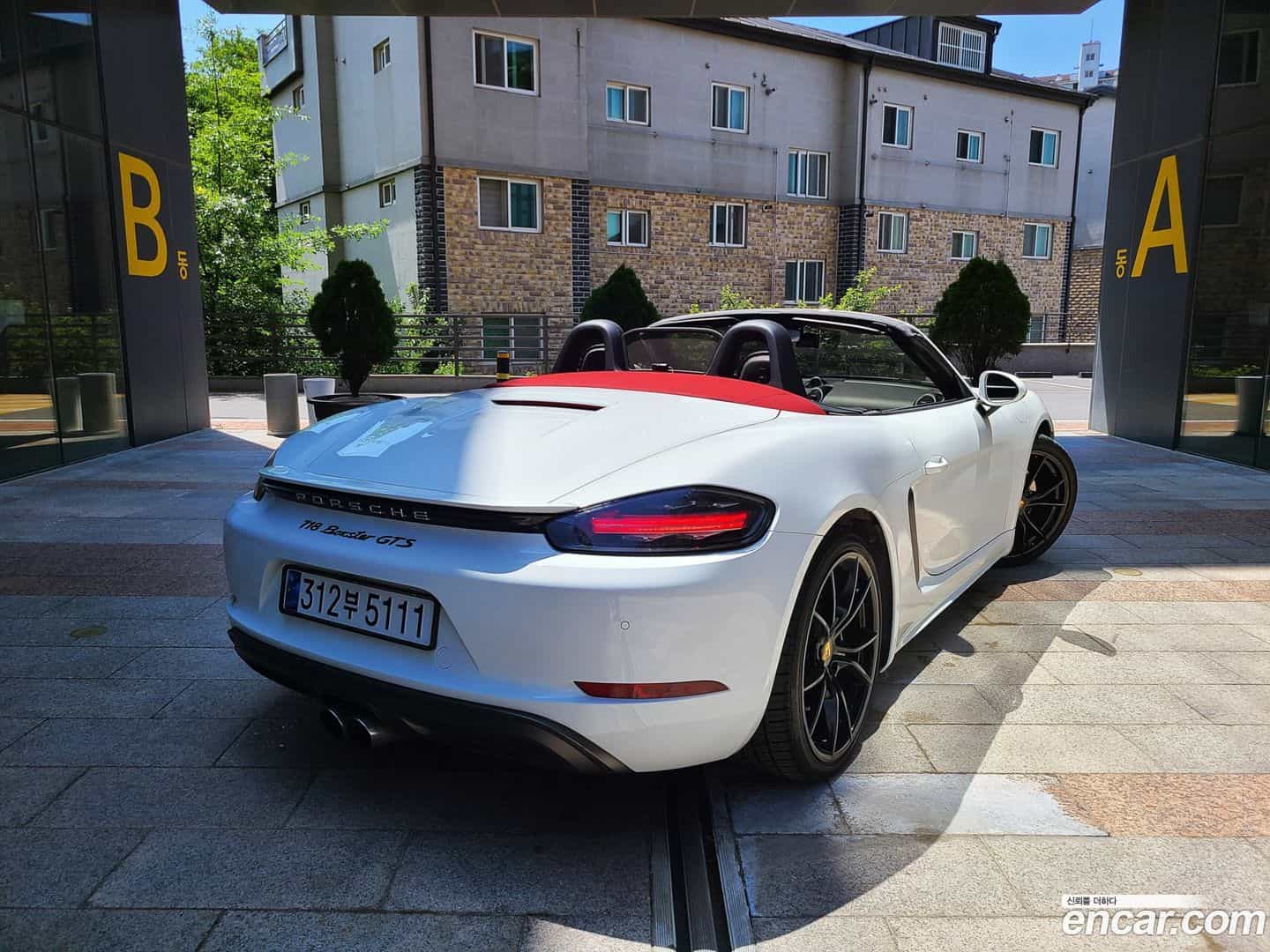 718 Porsche 2017.5-OUTER-003
