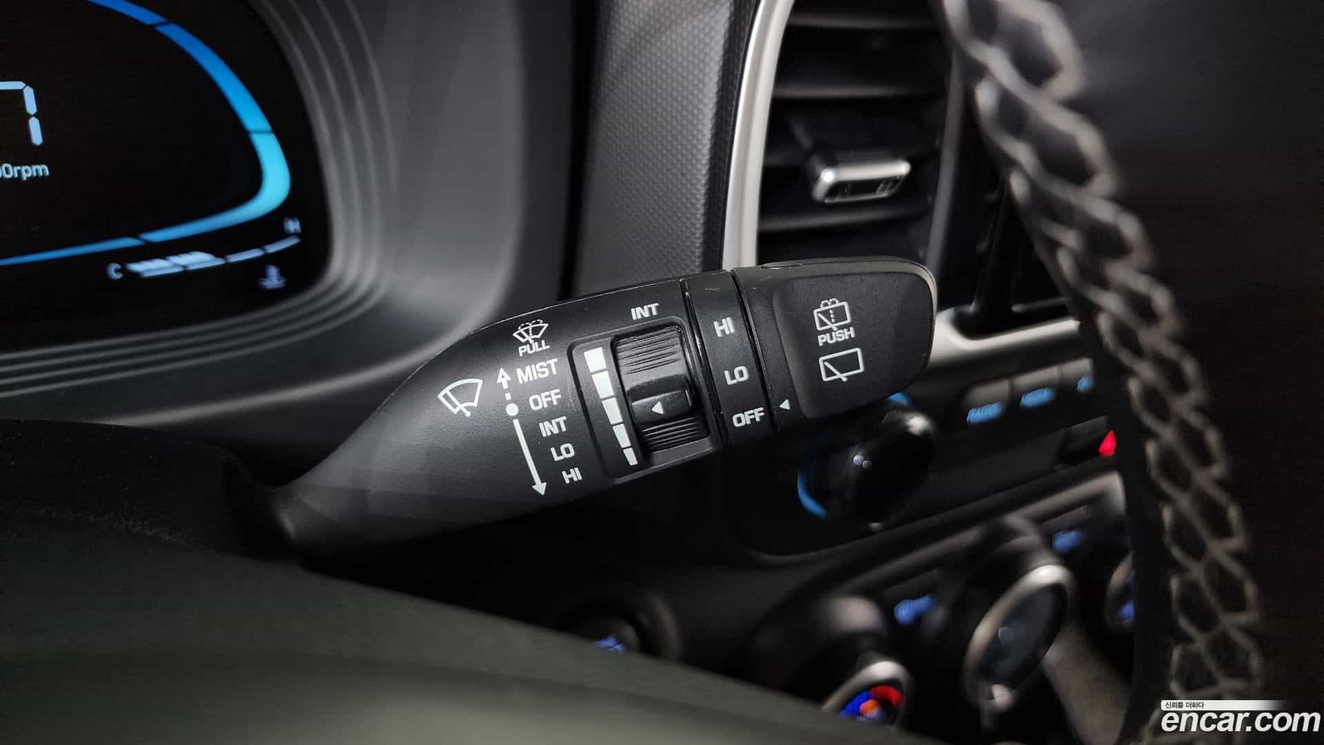 Venue Hyundai 2023.1-OPTION-023