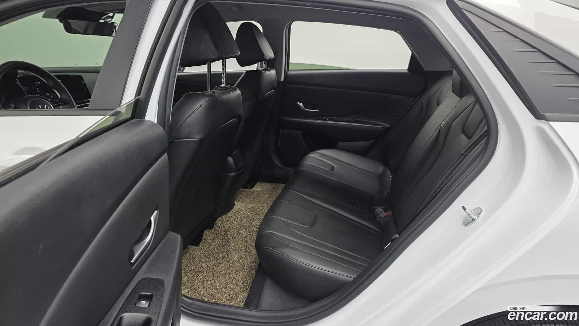 AVANTE Hyundai 2023.2-OPTION-016