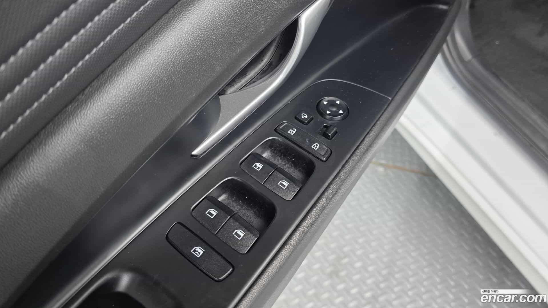 AVANTE Hyundai 2023.2-OPTION-040