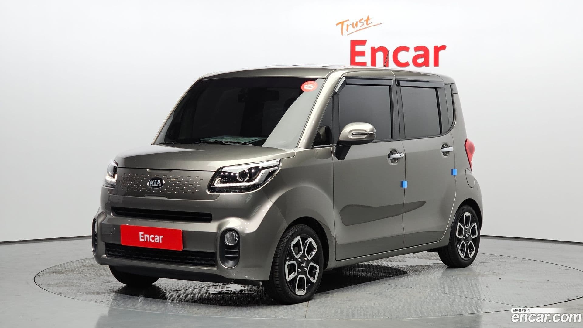 Main__Slider__Photo:RAY Kia 2019.3-0