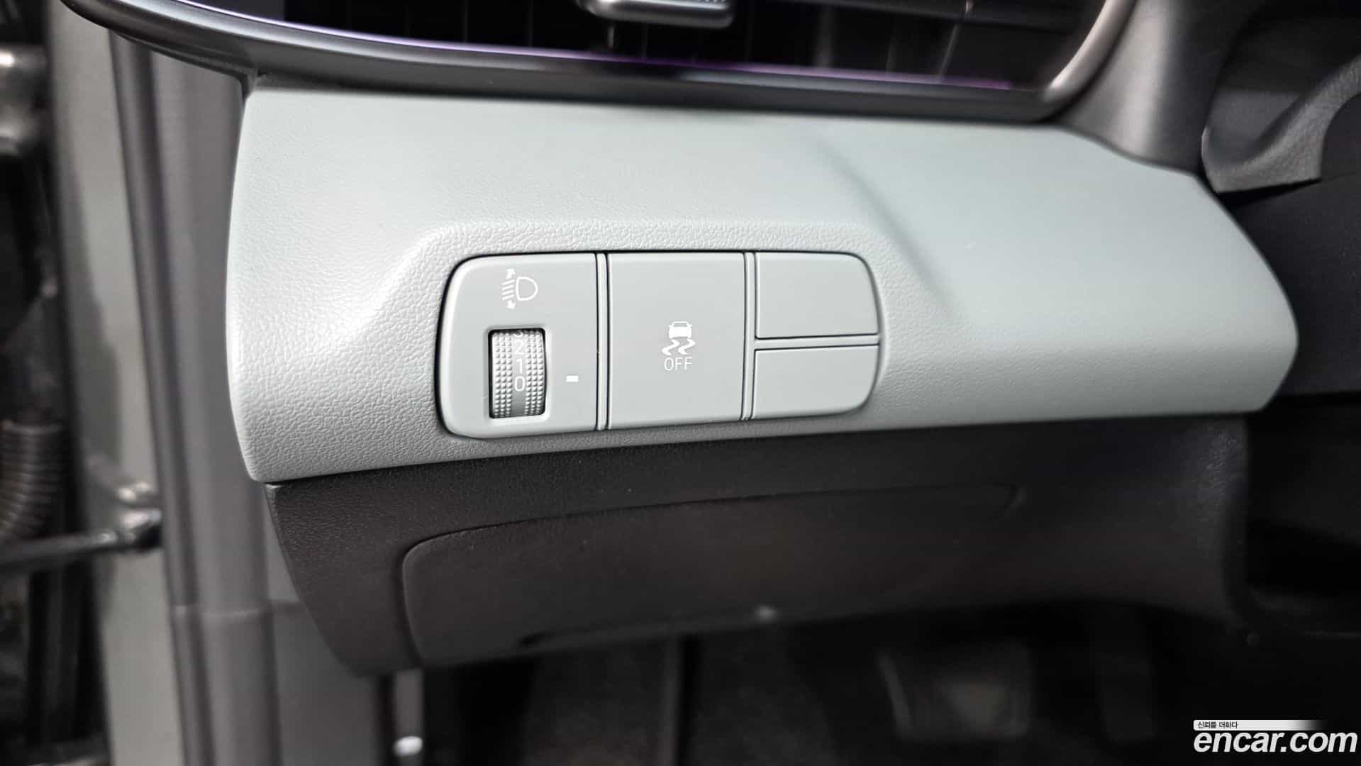 AVANTE Hyundai 2023.4-OPTION-022