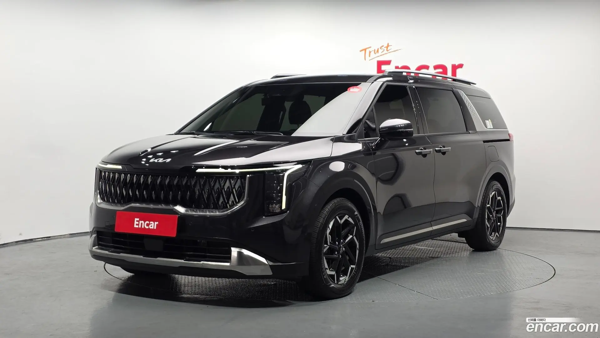 Main__Slider__Photo:Canival Kia 2023.10-0