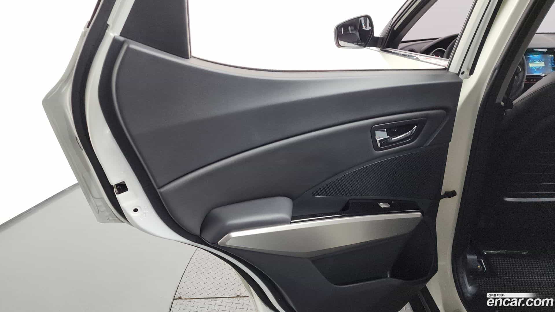 TIBOLI KG Mobility 2016.8-INNER-035