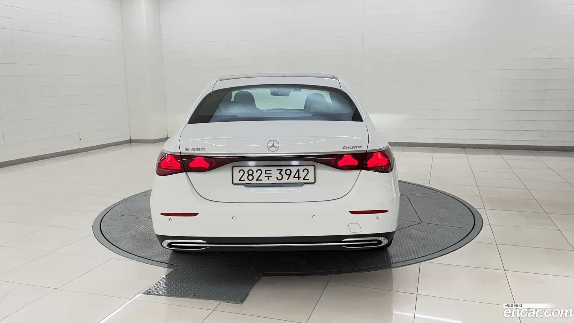 E-Class Mercedes-Benz 2025.7-OUTER-004
