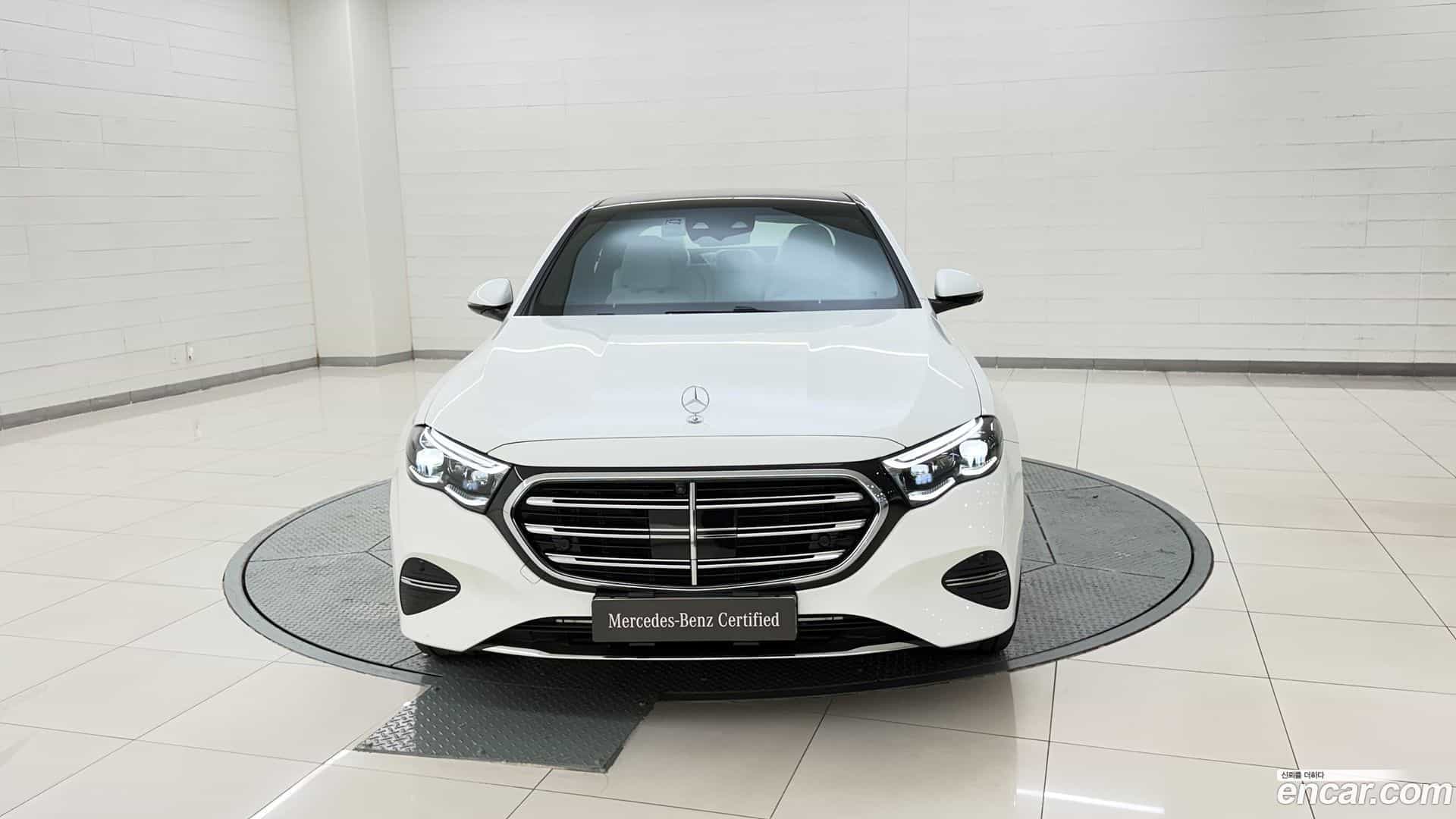 E-Class Mercedes-Benz 2025.7-INNER-008