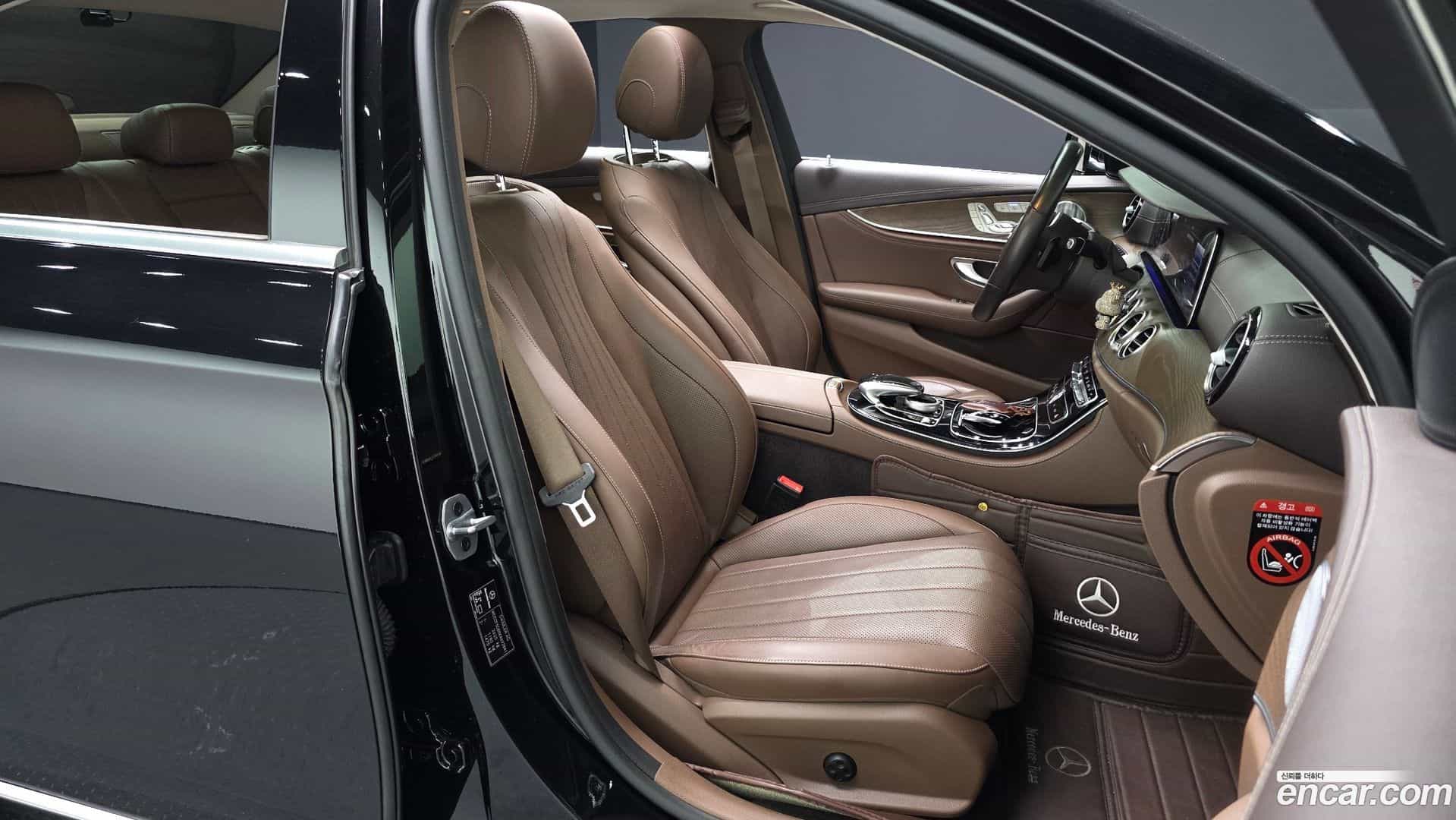 E-Class Mercedes-Benz 2019.11-OPTION-015