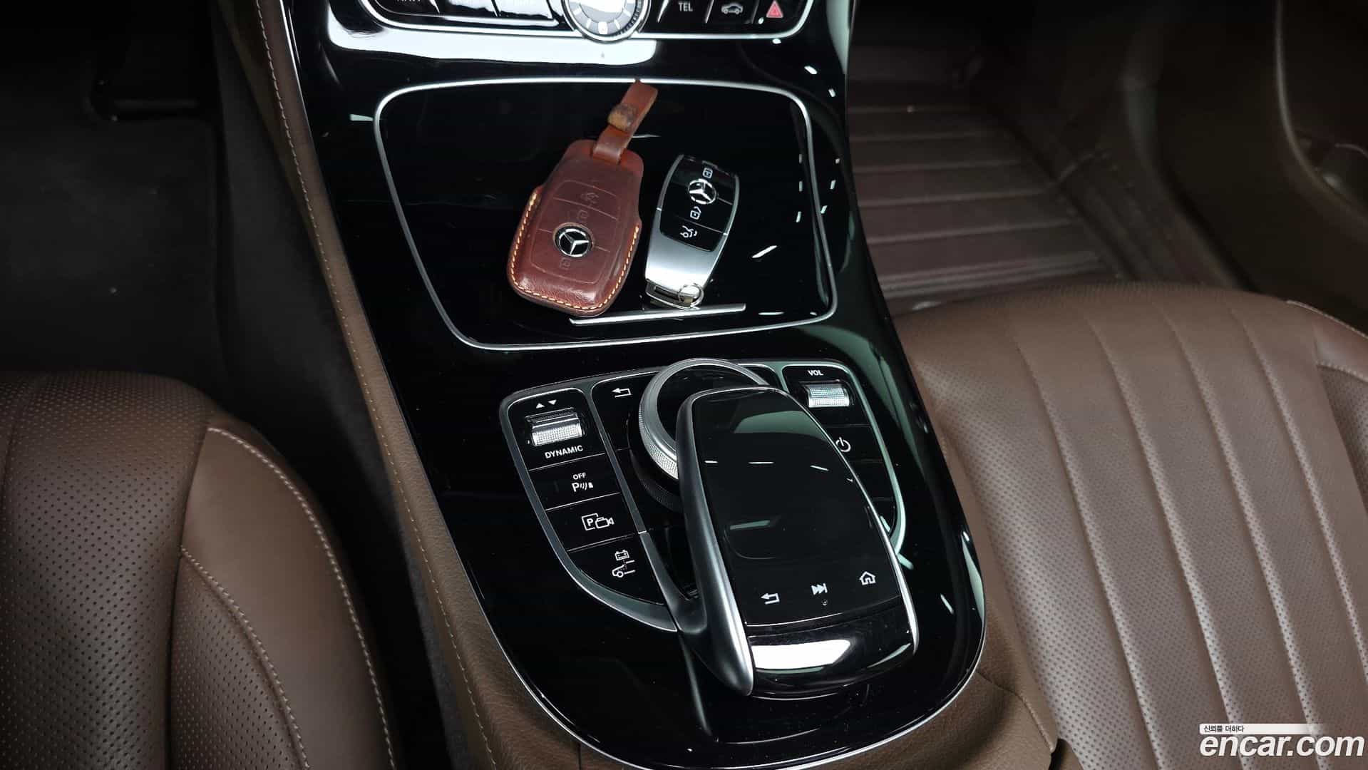 E-Class Mercedes-Benz 2019.11-OPTION-022